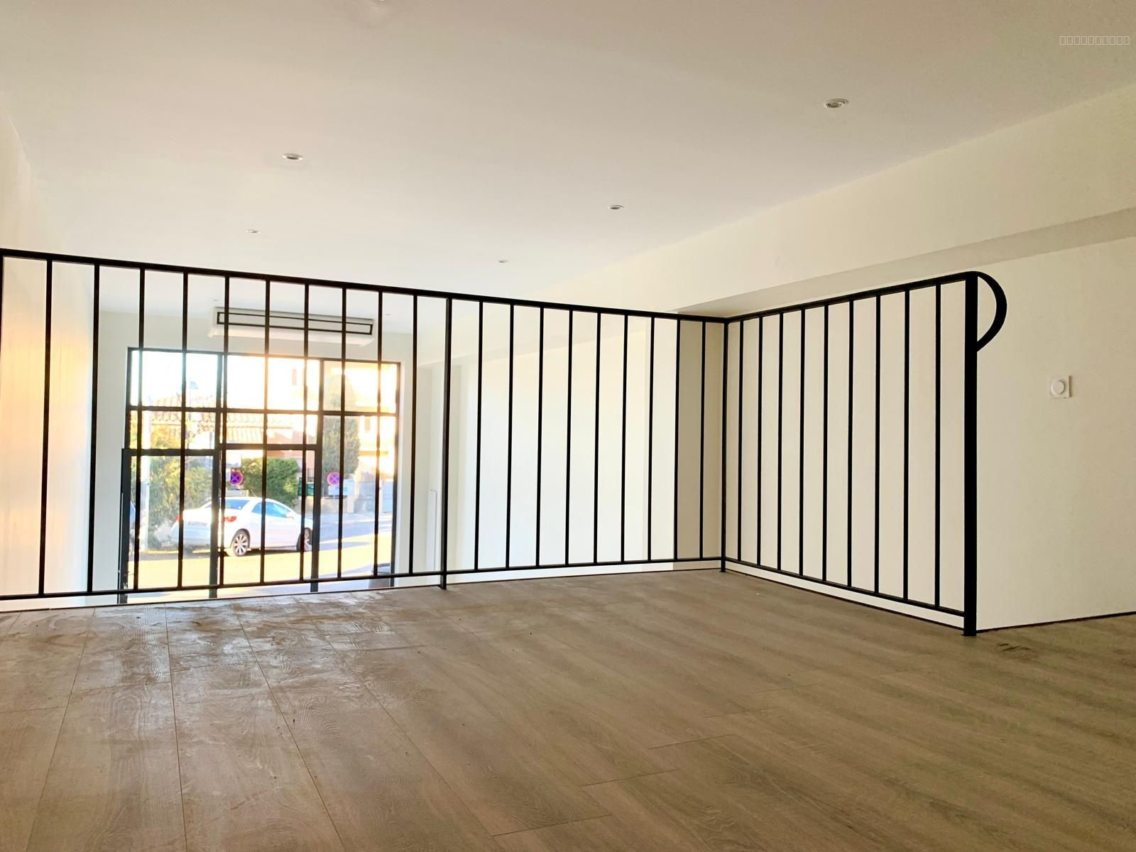 Local commercial de 44 m2 avec mezzanine — photo 5