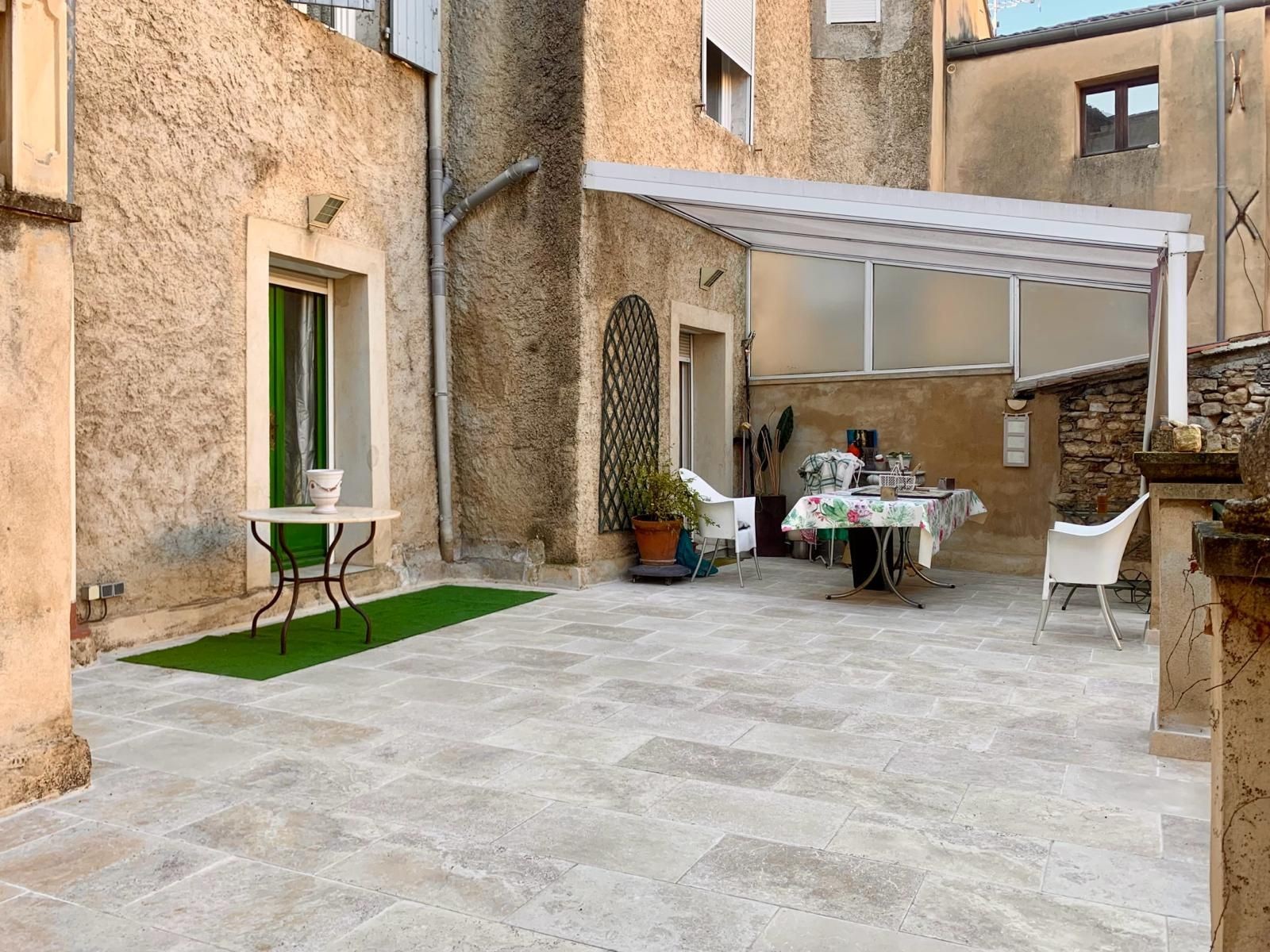 Immeuble en pleine propriété à APT, jardin, terrasses et garage — photo 5