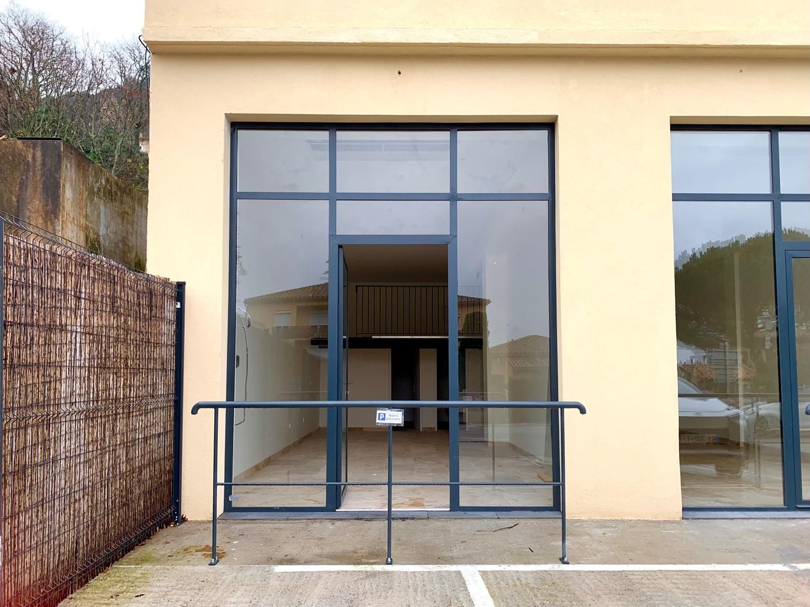 Local commercial de 44 m2 avec mezzanine — photo 7