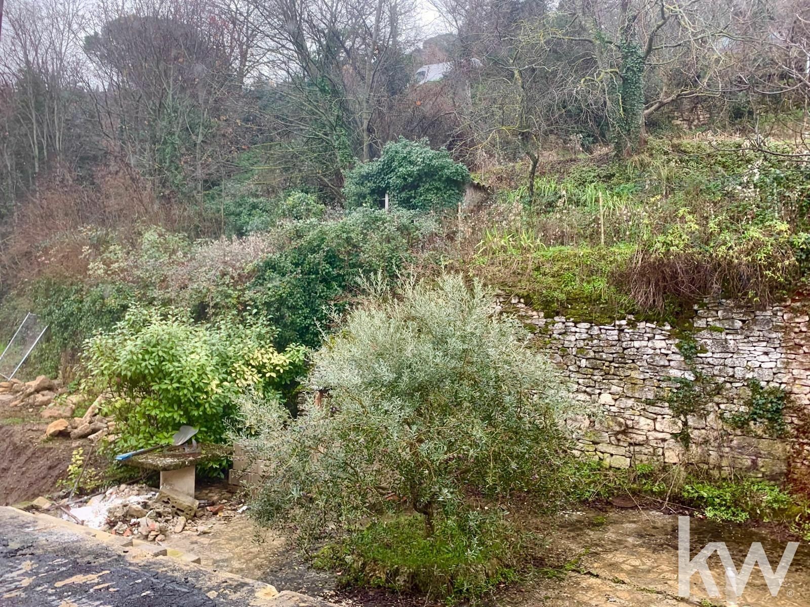 Bonnieux : Duplex T4 de 90m2 avec terrasse et jardin — photo 4