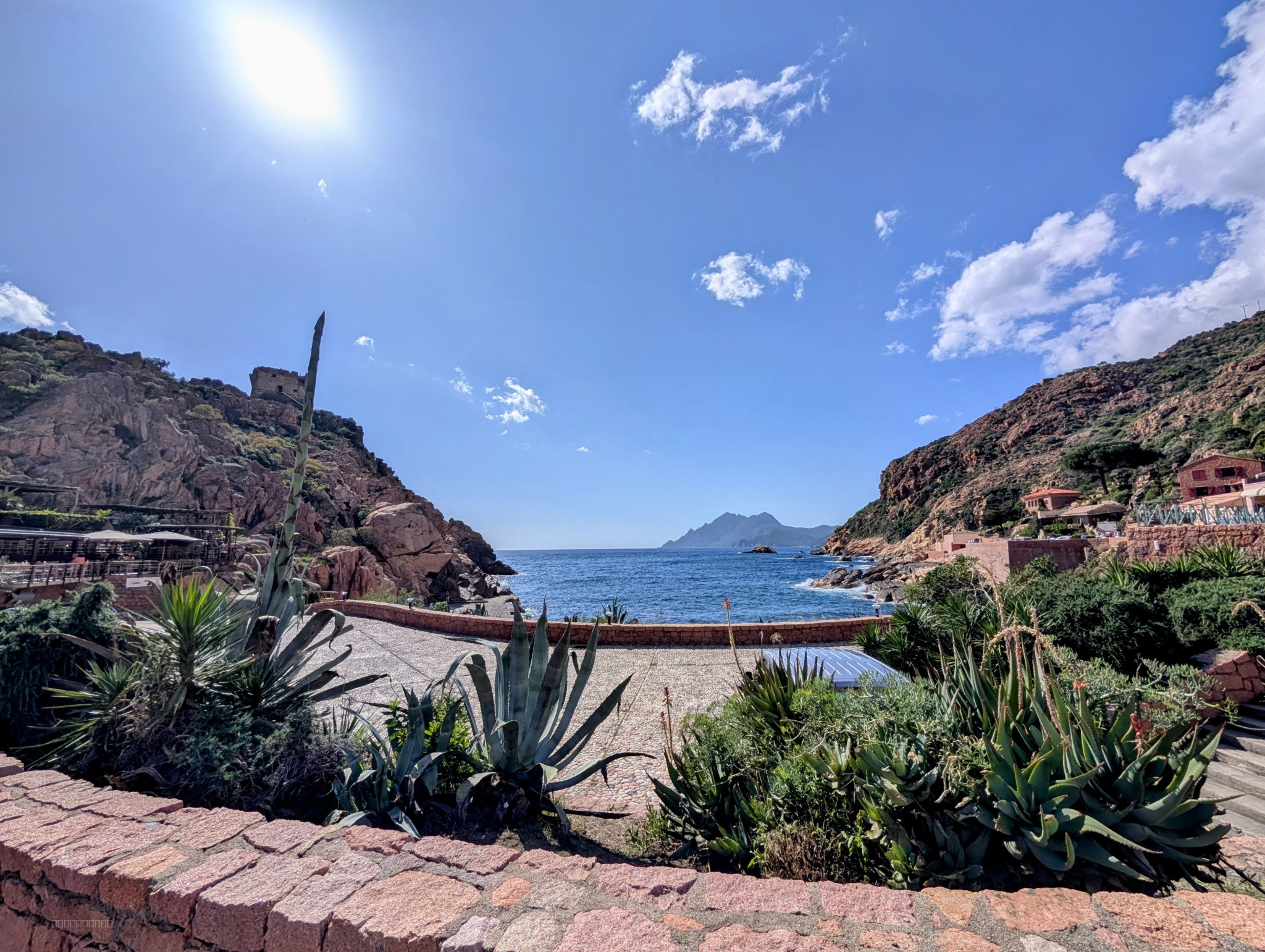VENTE : APPART T2 VUE FLEUVE ET MAQUIS PORTO OTA — photo 2