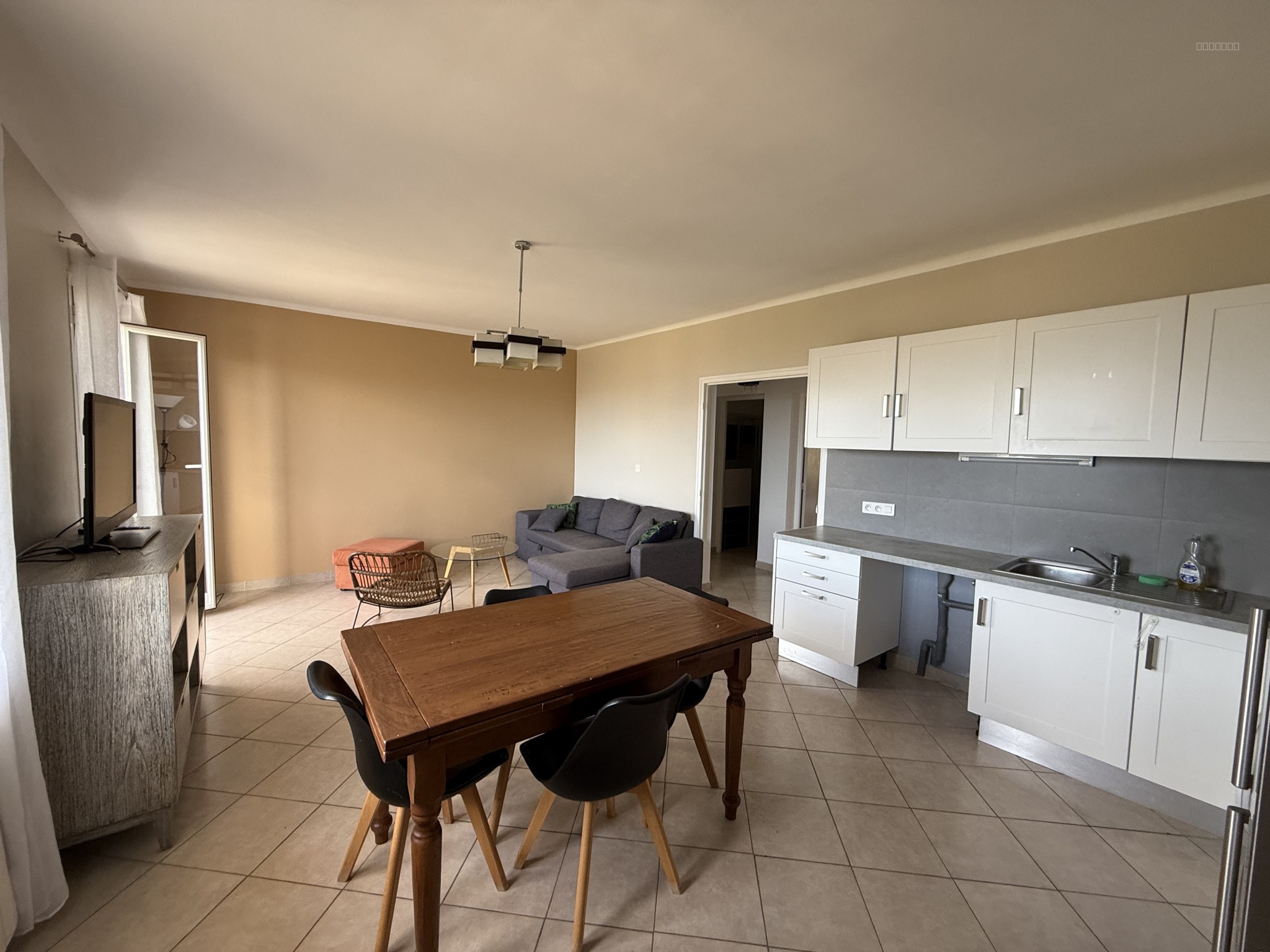 APPARTEMENT T4 VUE MER ET MONTAGNES — photo 9
