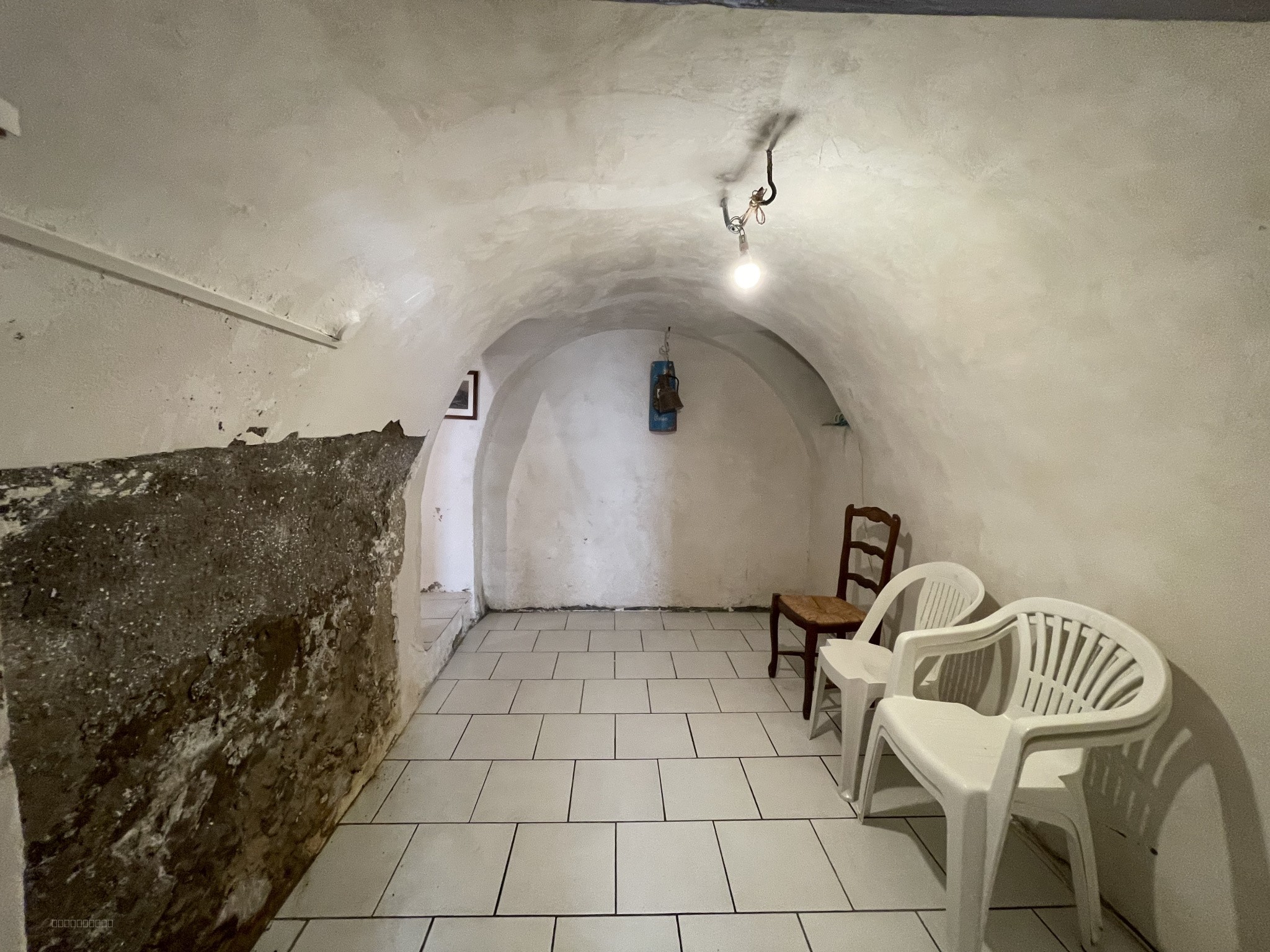 MAISON DE VILLAGE AVEC CAVE — photo 4