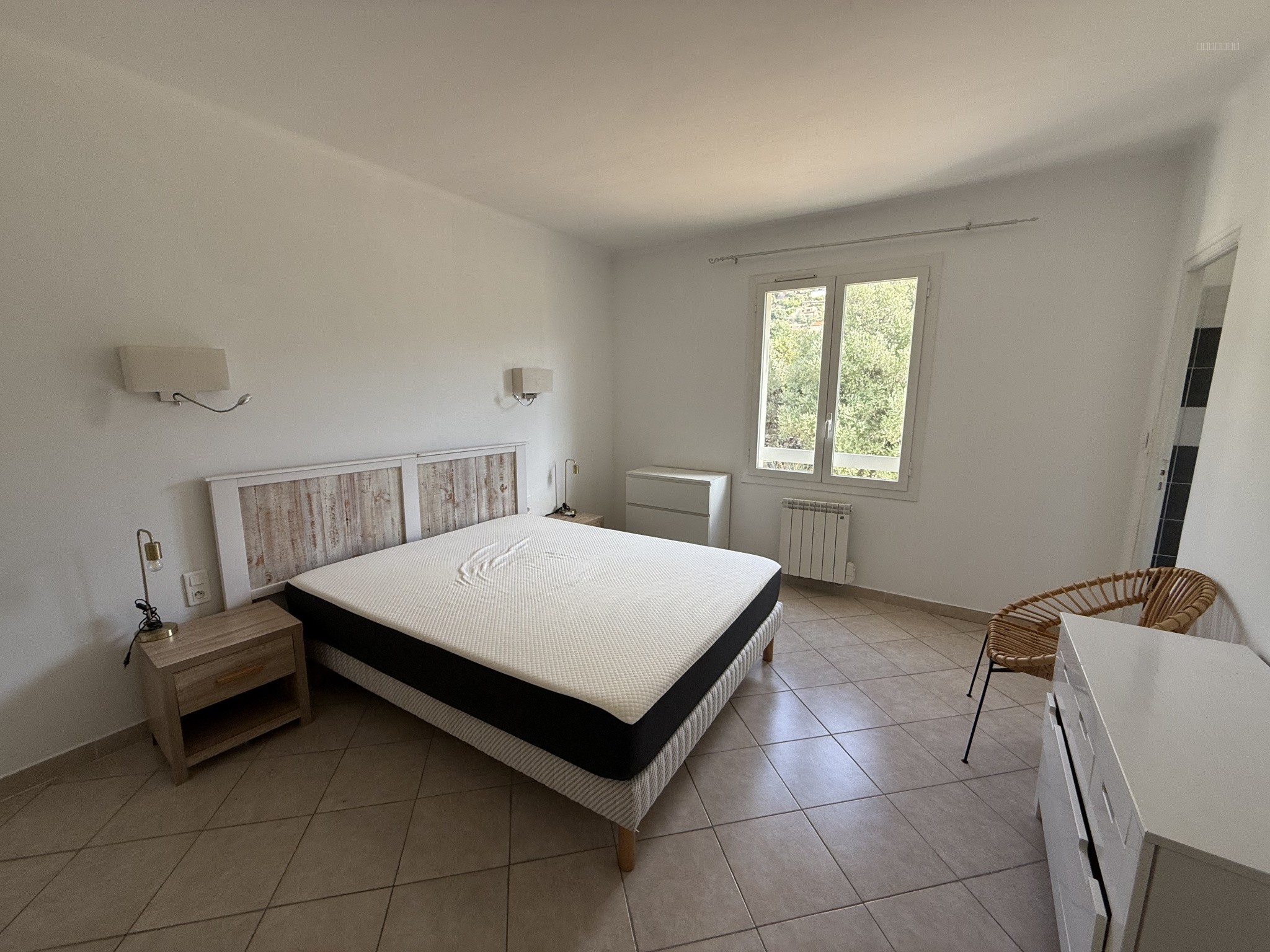 APPARTEMENT T4 VUE MER ET MONTAGNES — photo 5