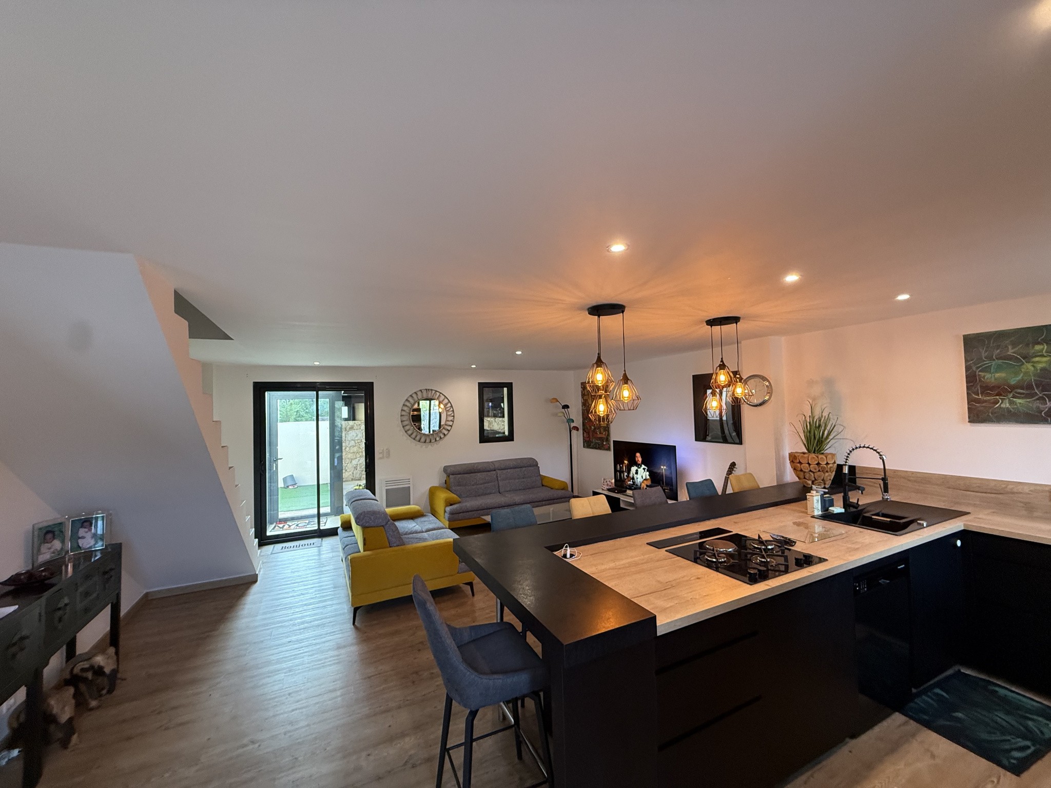 MAISON DE VILLAGE T4 avec terrasse vue mer — photo 4