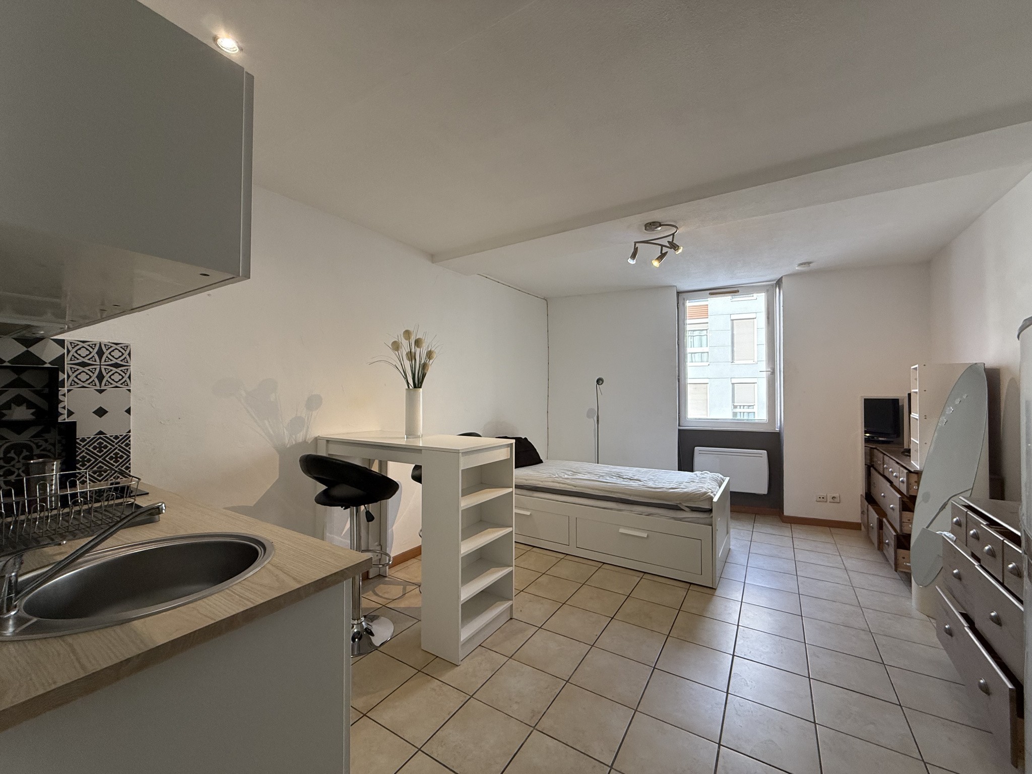 À LOUER — Studio meublé 23,84 m2 — Centre-ville de Mâcon — photo 1