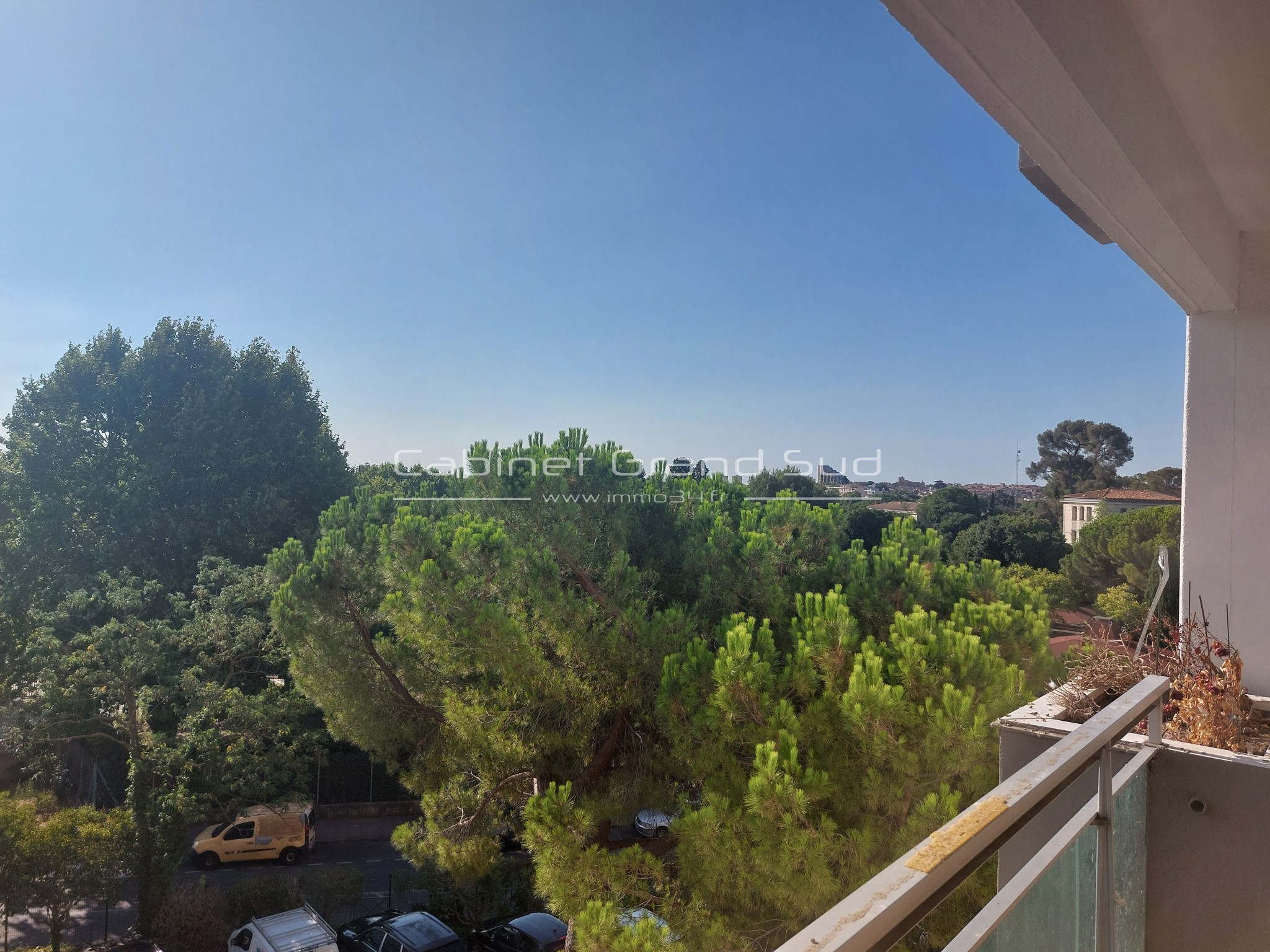 A vendre dans une résidence seniors, appartement  de type 2 avec terrasse — photo 6