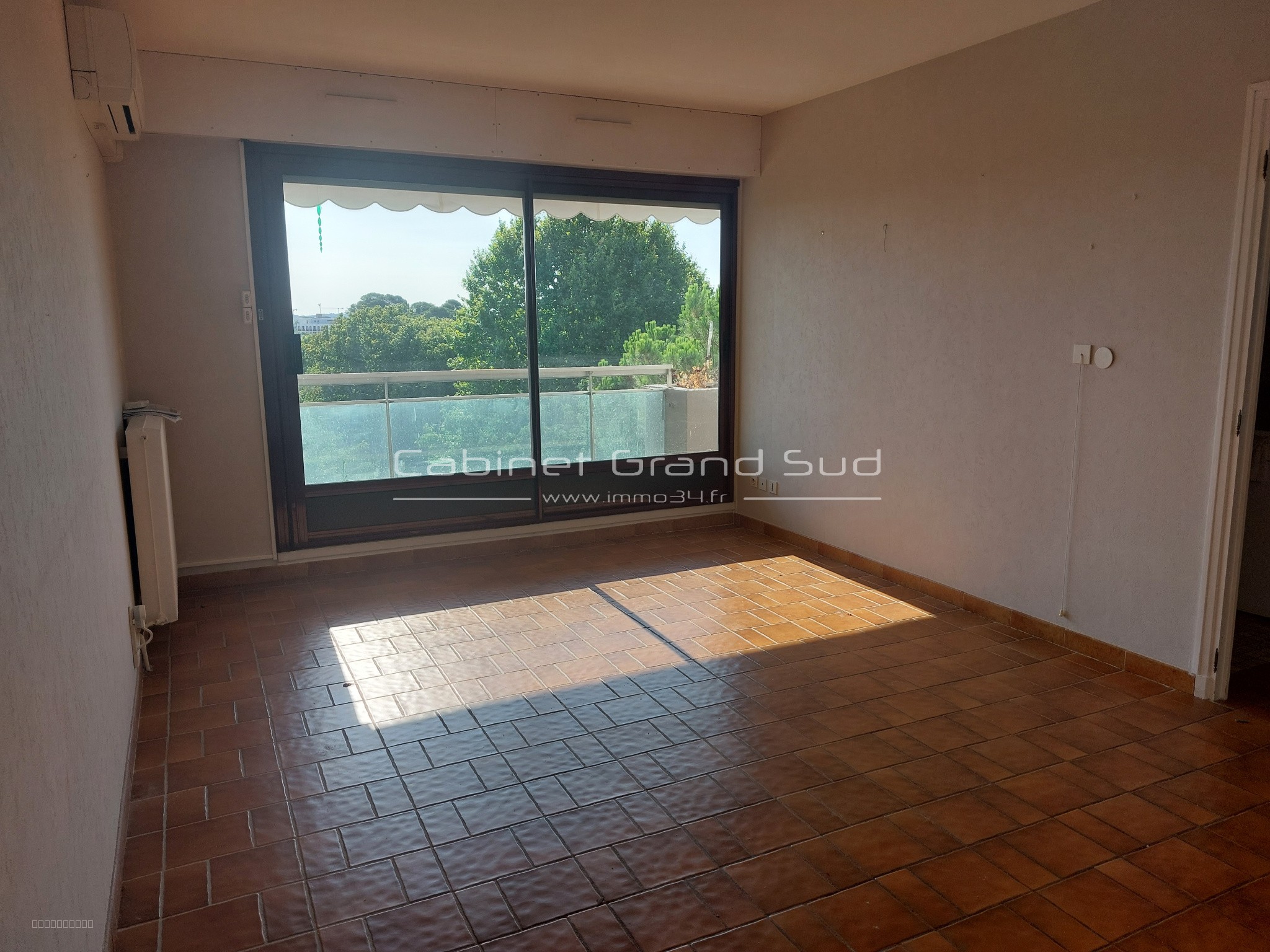 A vendre dans une résidence seniors, appartement  de type 2 avec terrasse — photo 2