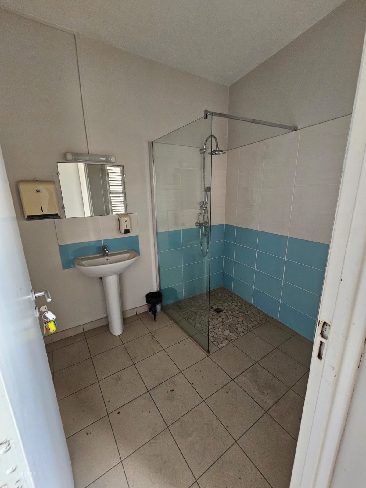 FORT-DE-FRANCE   Immeuble mixte idéal investissement — photo 12