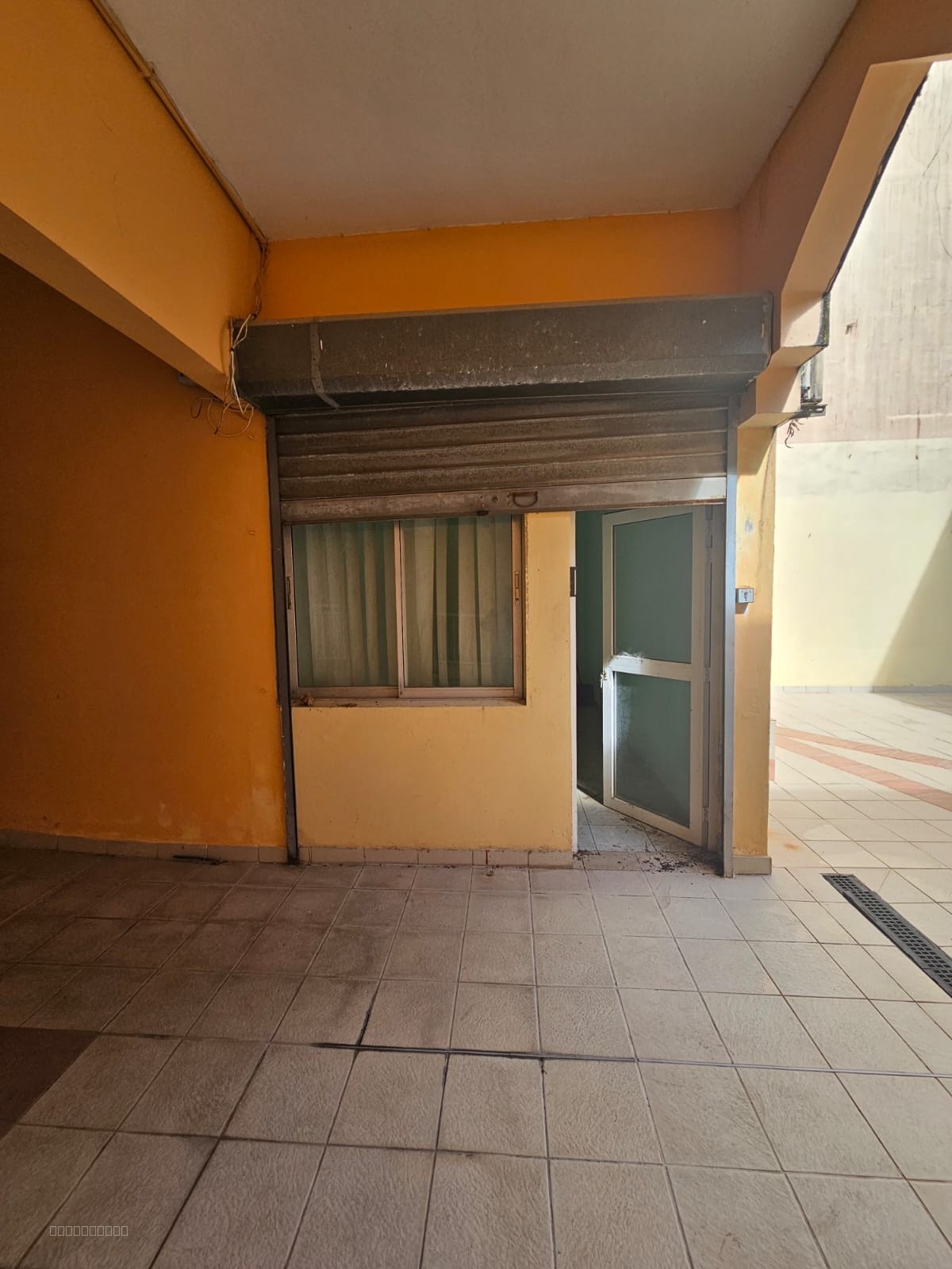 MORNE-ROUGE   Local commercial / professionnel + stockage — photo 2
