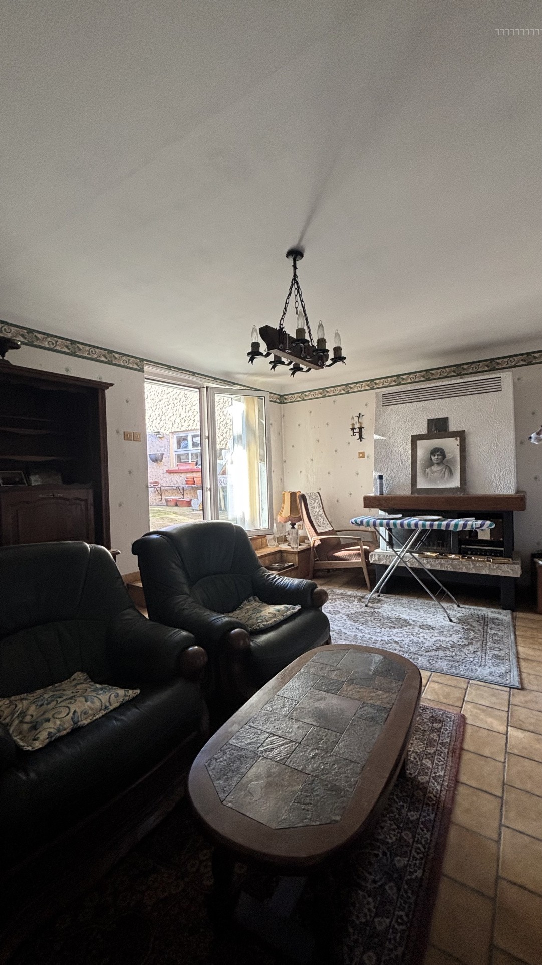 À rénover, à aimer, à habiter une maison T8 avec cour extérieure. — photo 5