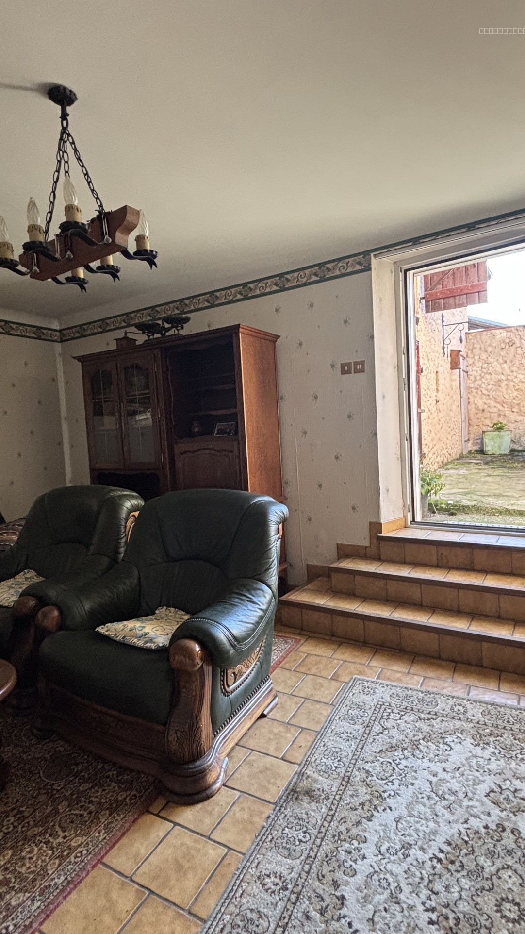 À rénover, à aimer, à habiter une maison T8 avec cour extérieure. — photo 7