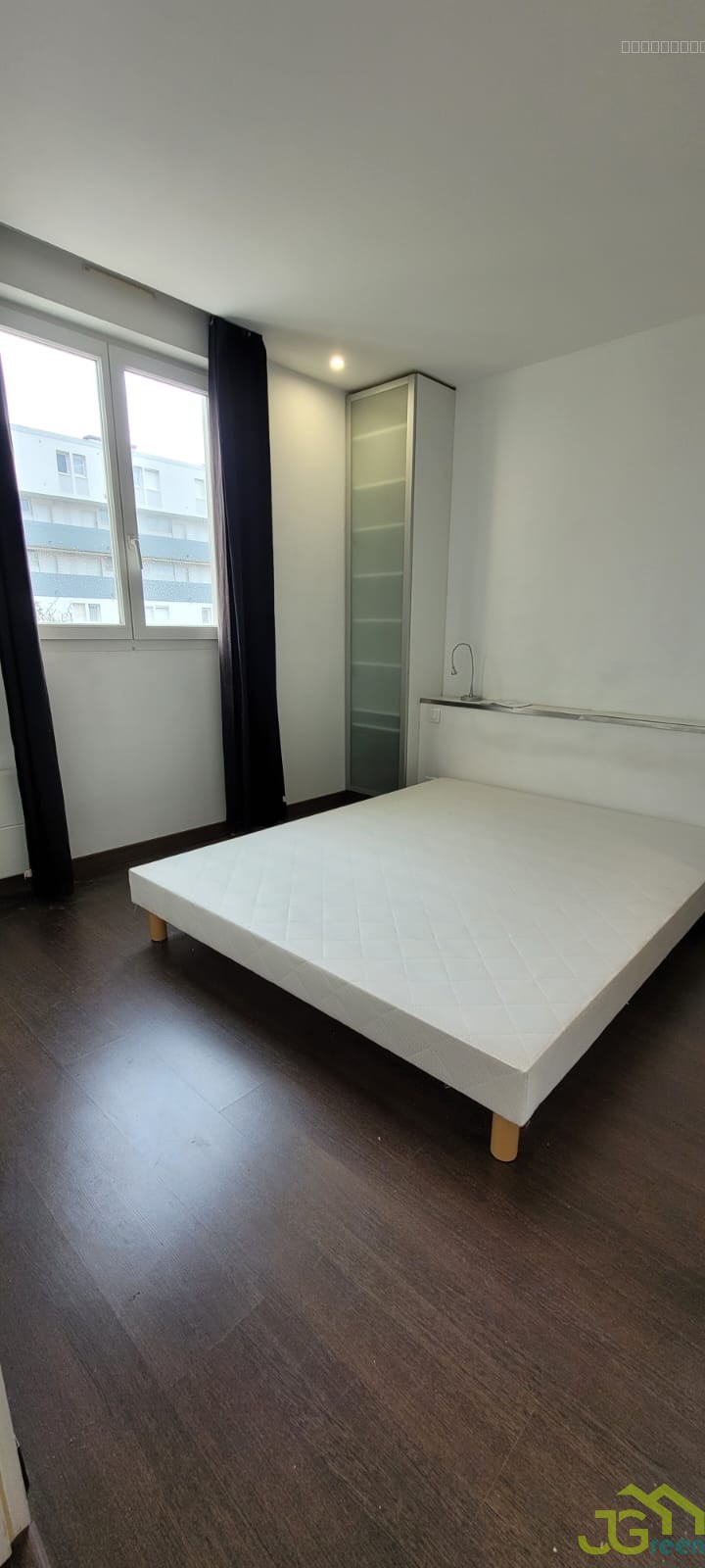 Appartement idéalement situé en centre-ville, à deux pas de la plage — photo 7