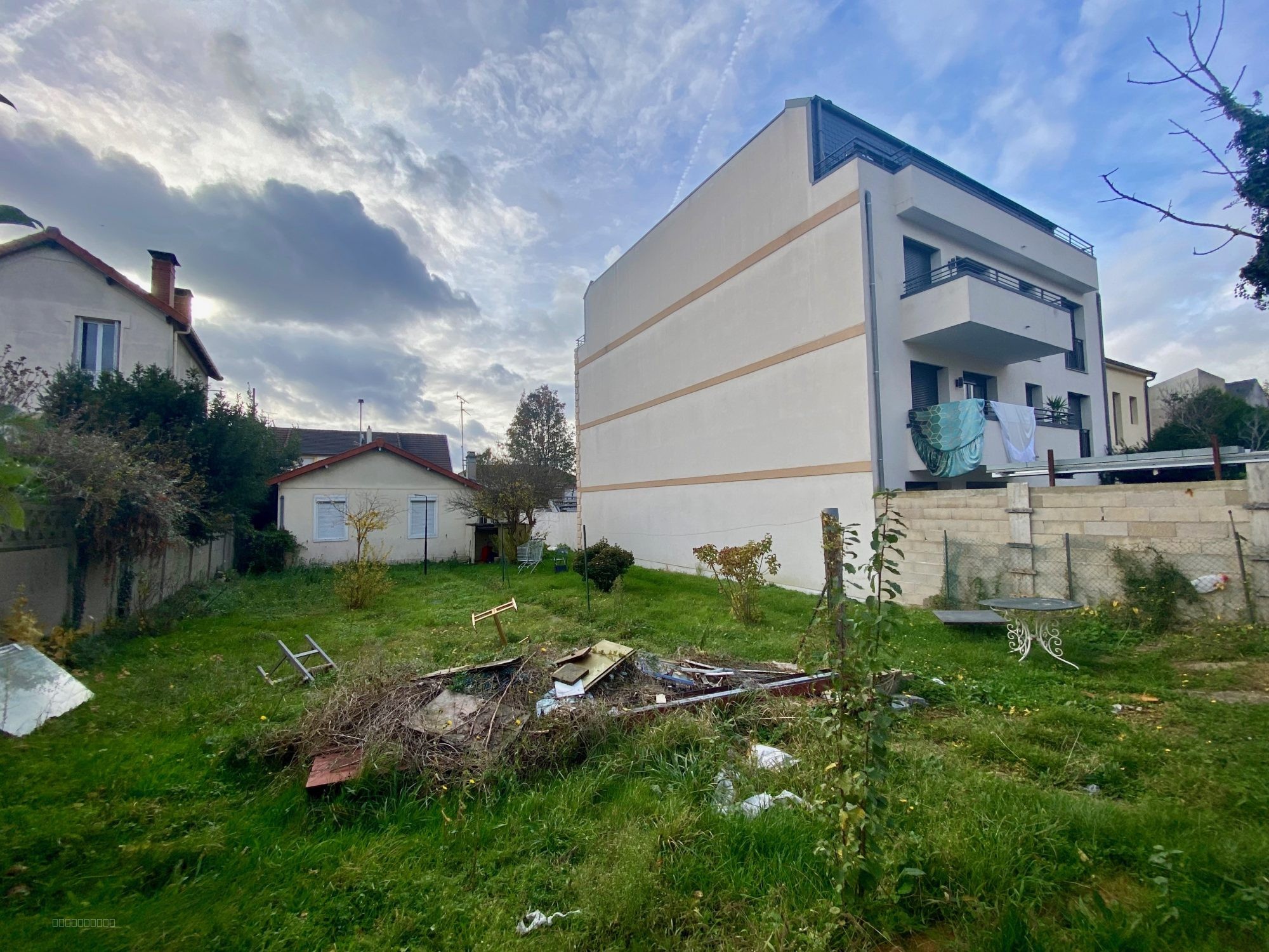 BELLE AFFAIRE...PROCHE TRIBUNAL — photo 2