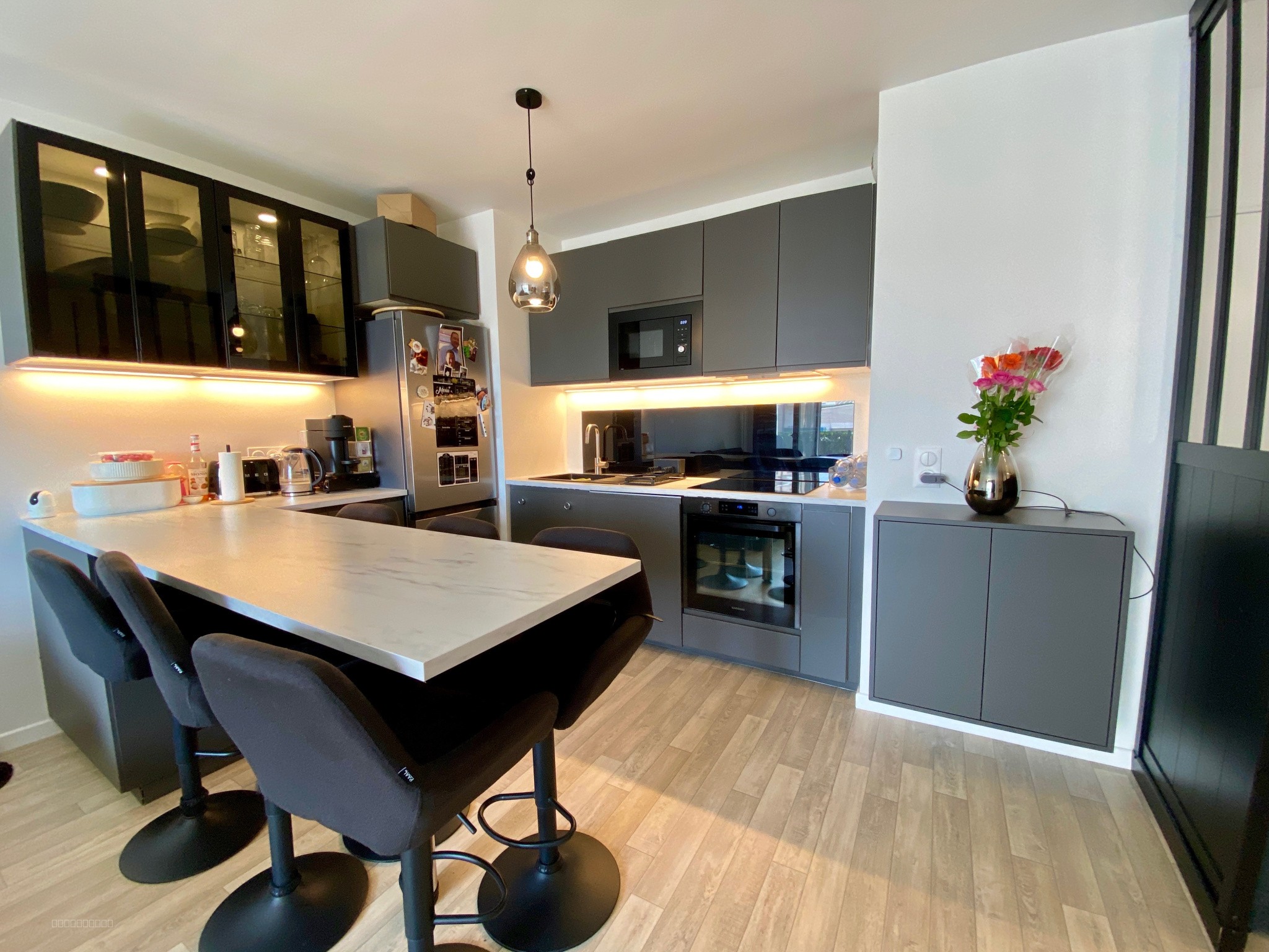 Superbe 3 pièces moderne avec balcon, parking en sous-sol & prestations complètes ! — photo 2