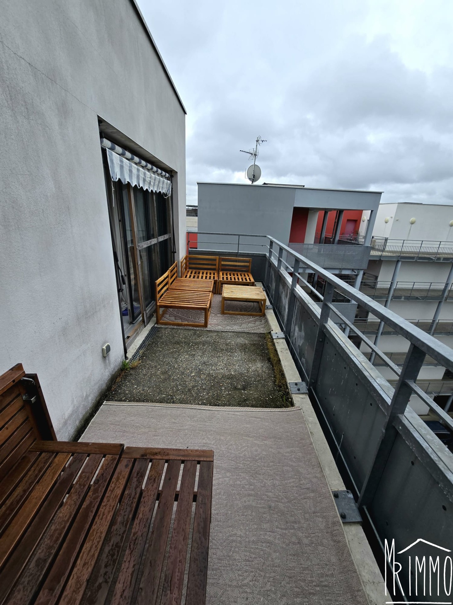 T3 Dernier Étage avec Terrasse et Parking — photo 9