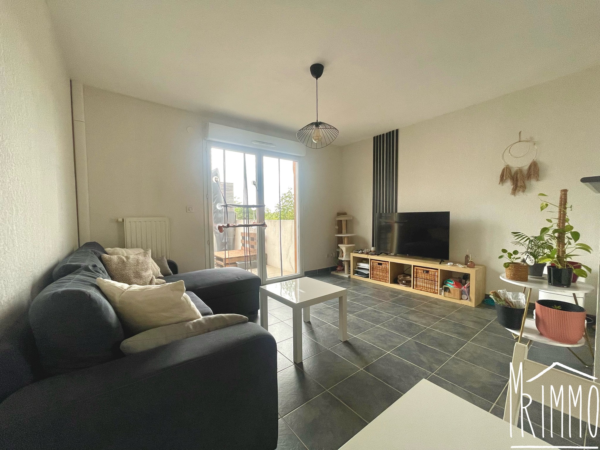 Appartement T2 avec terrasse et garage — photo 9