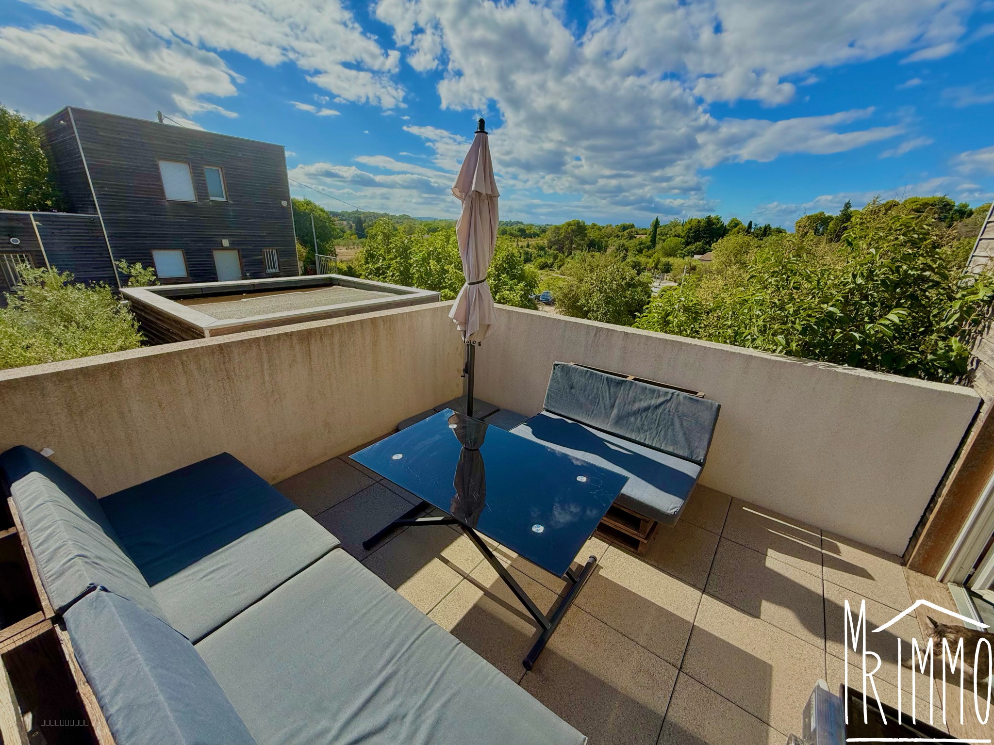 Appartement T2 avec terrasse et garage — photo 10