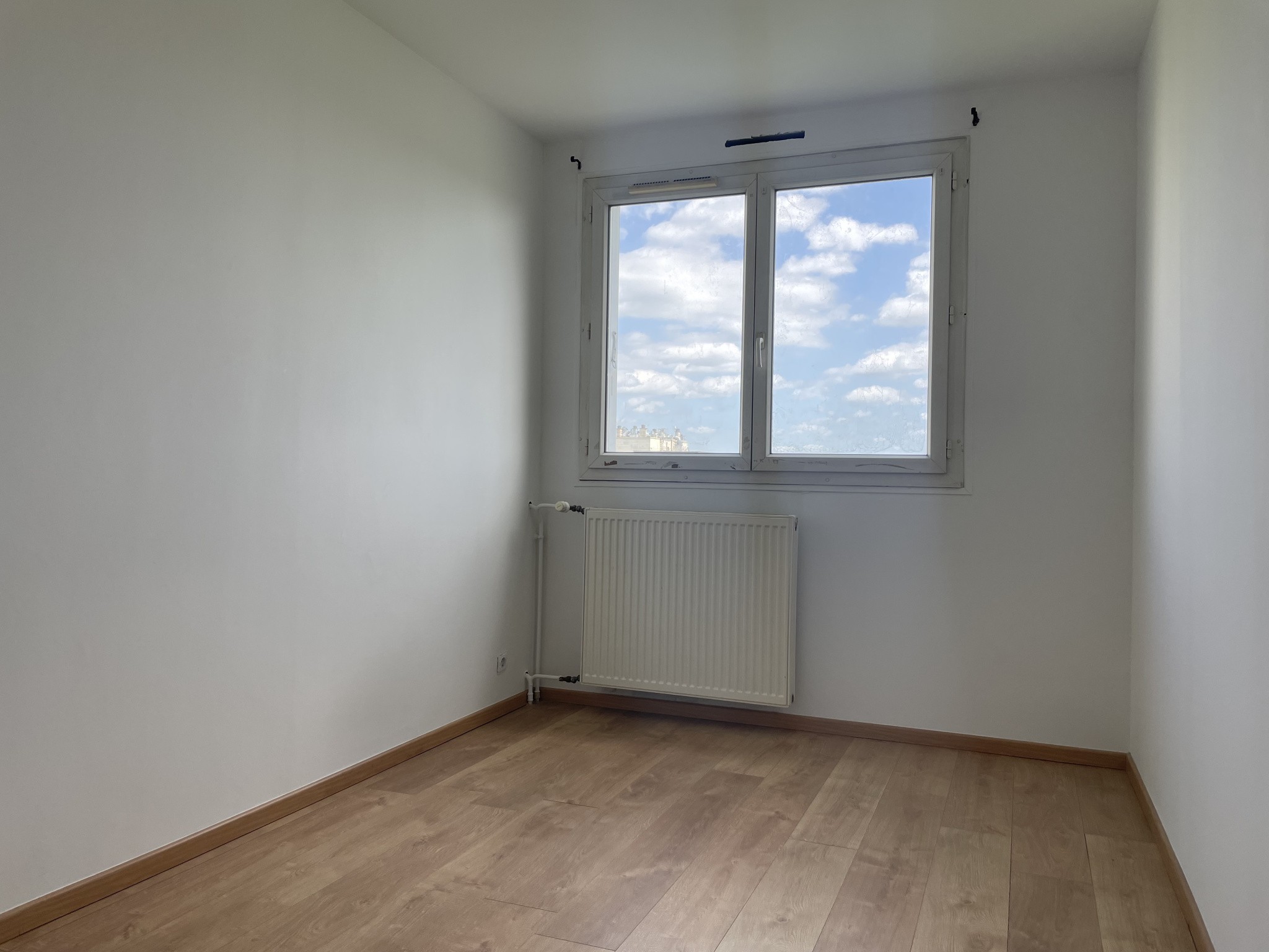 APPARTEMENT AU 3E ETAGE AVEC ASCENCEUR ET BALCON AU CALME — photo 5