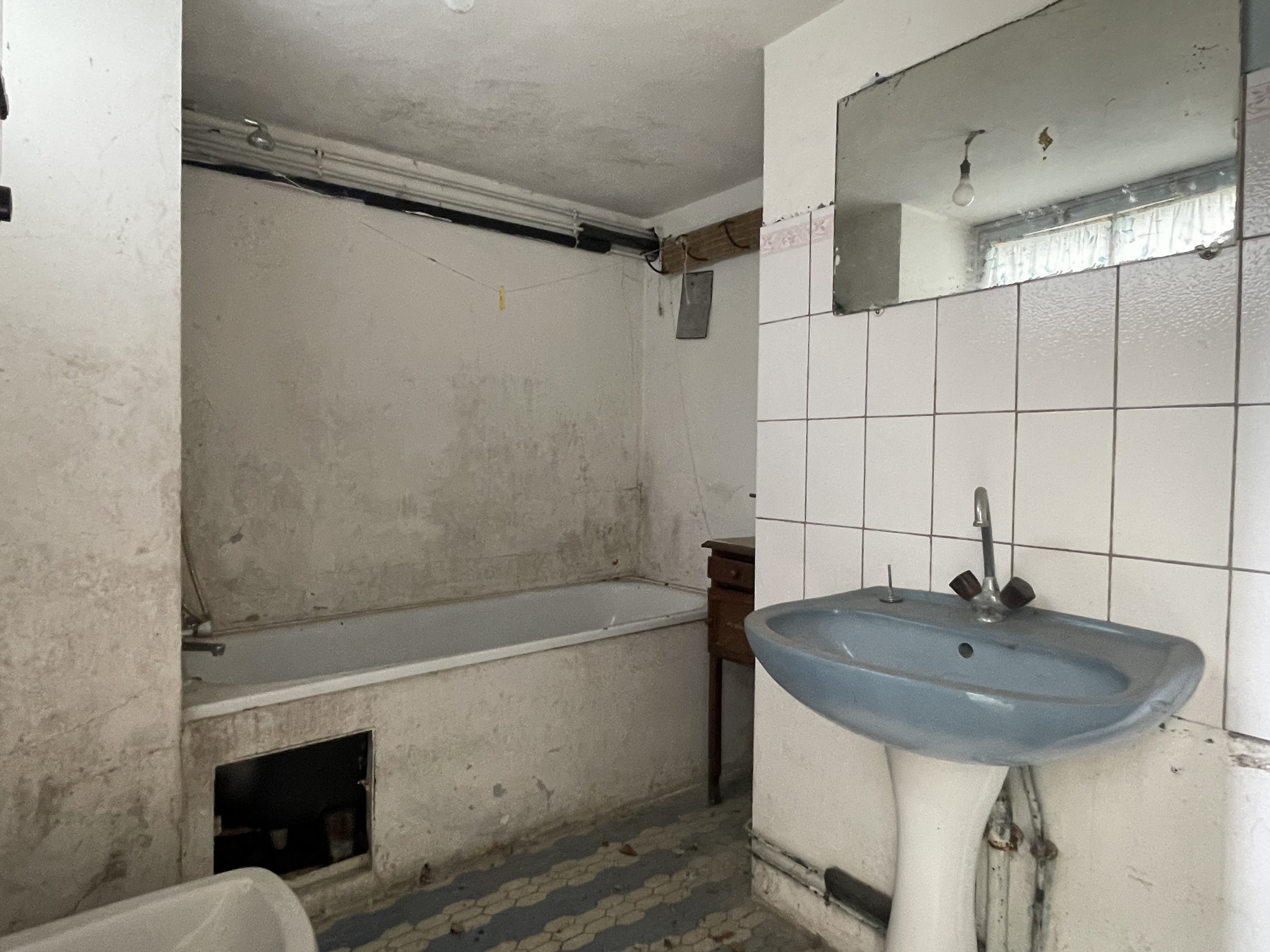MAISON A RENOVER DANS LE QUARTIER DE MARISSEL — photo 10