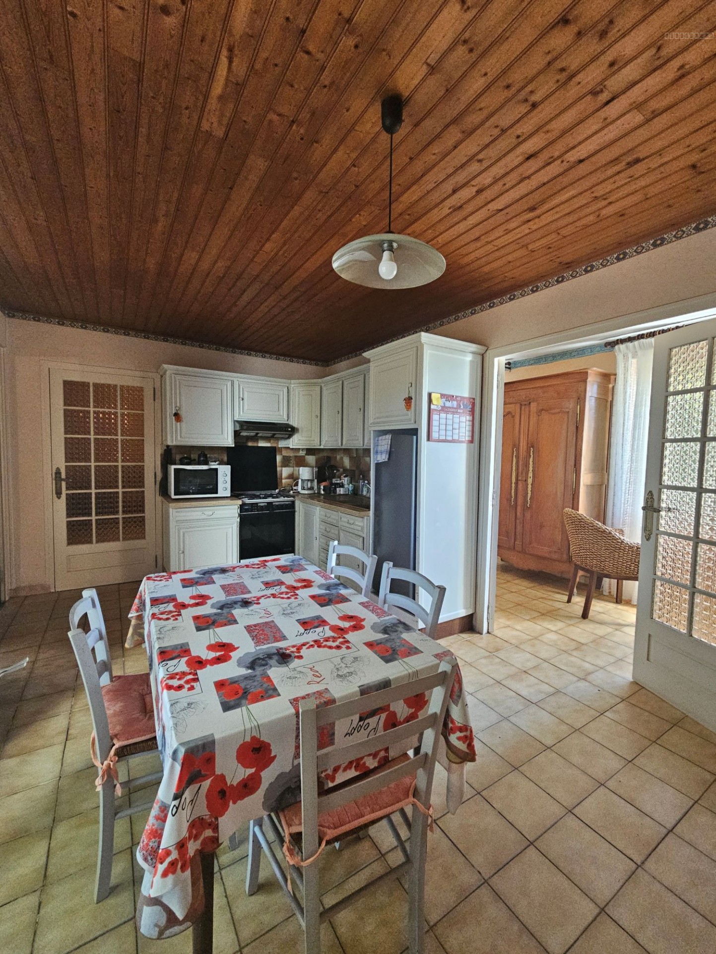 maison à rénover avec grand terrain — photo 3