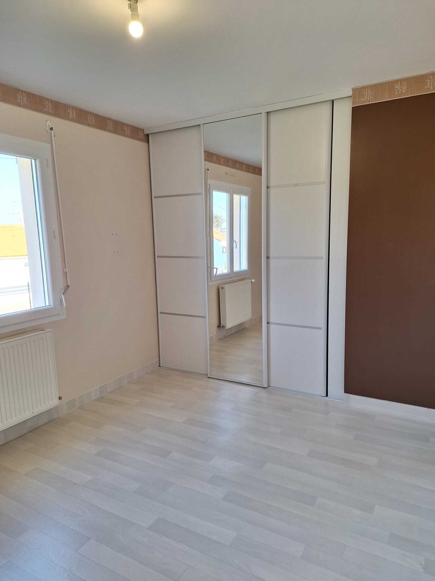 Maison au centre bourg de la chapelle basse mer — photo 8