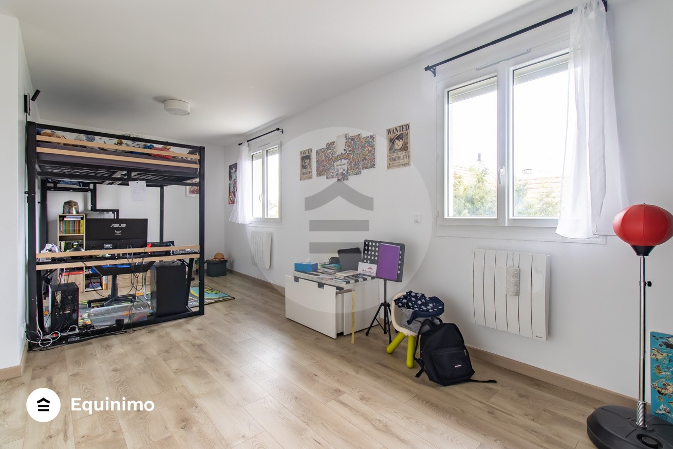 Maison familiale de 6 pièces de 205m2, située sur une parcelle de 470m2 — photo 17