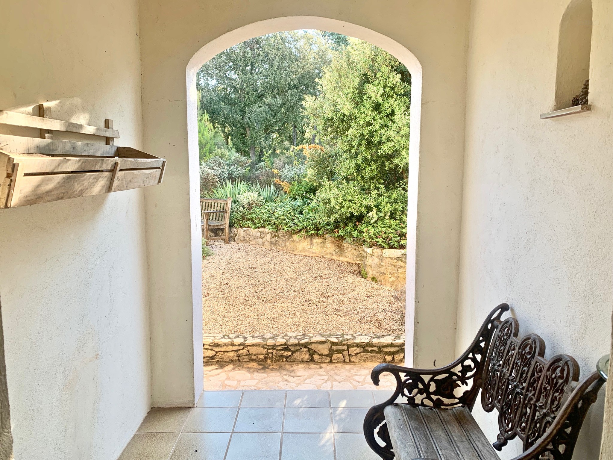 Domaine en position dominante comprennent 2 maisons et piscine — photo 13