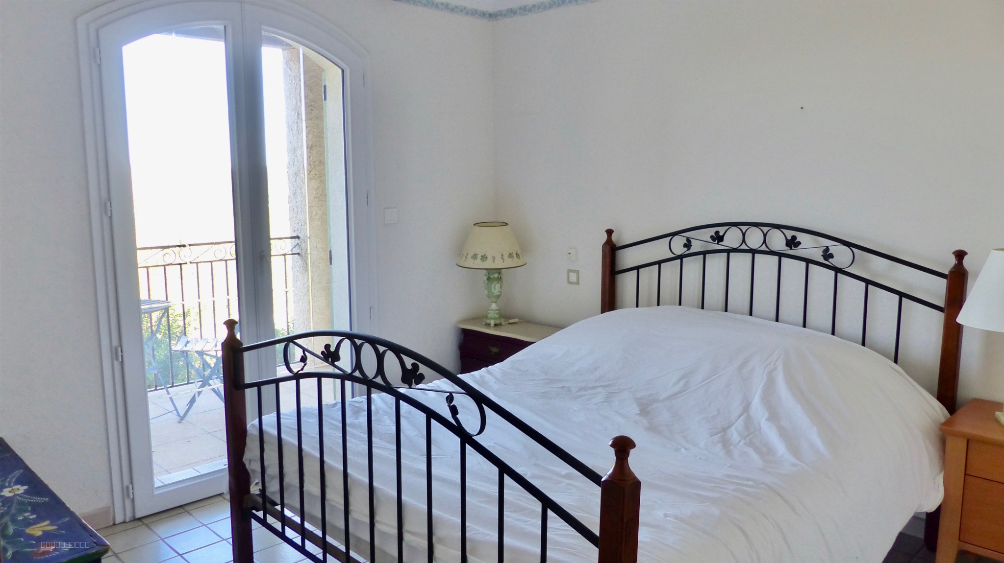 Domaine en position dominante comprennent 2 maisons et piscine — photo 20
