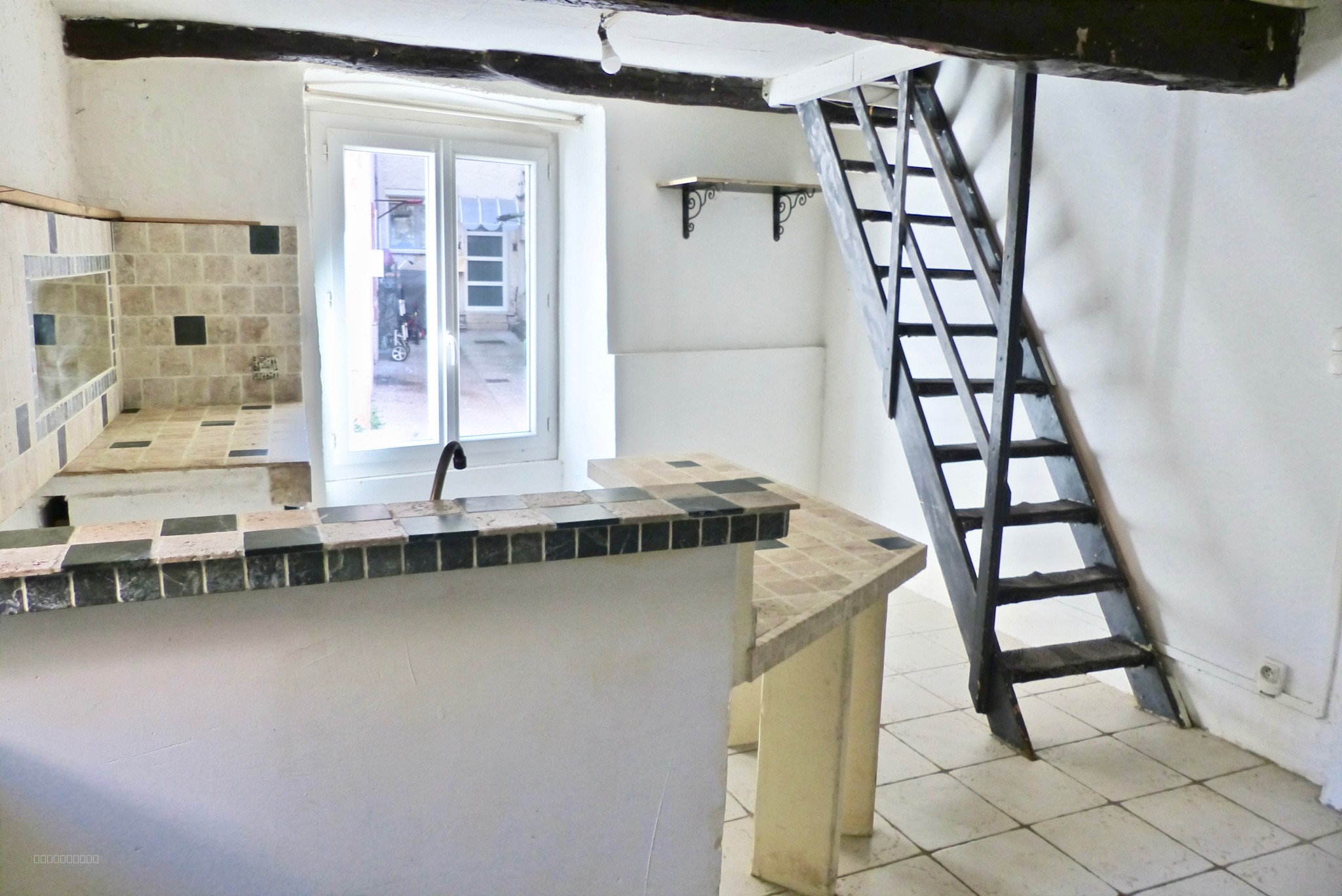 Maison de charme T3 au centre du village — photo 6