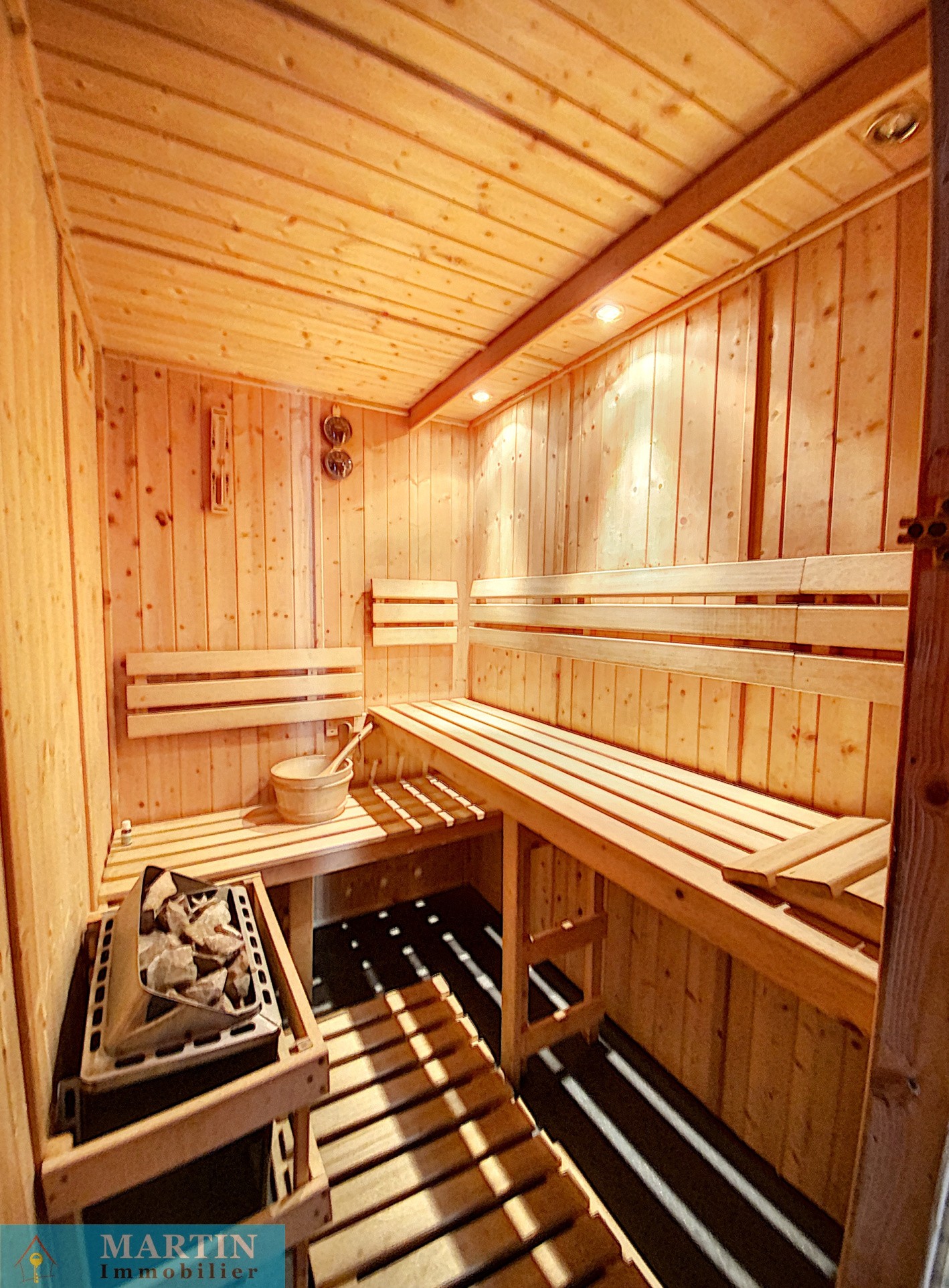 Fond et murs commerciaux d'un Restaurant, 4 Gites et Maison d’habitation de 7 pièces en vente au Perthus (66) — photo 7