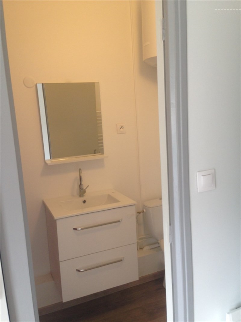 À LOUER : Studio entièrement rénové   19 m2 avec balcon — photo 5