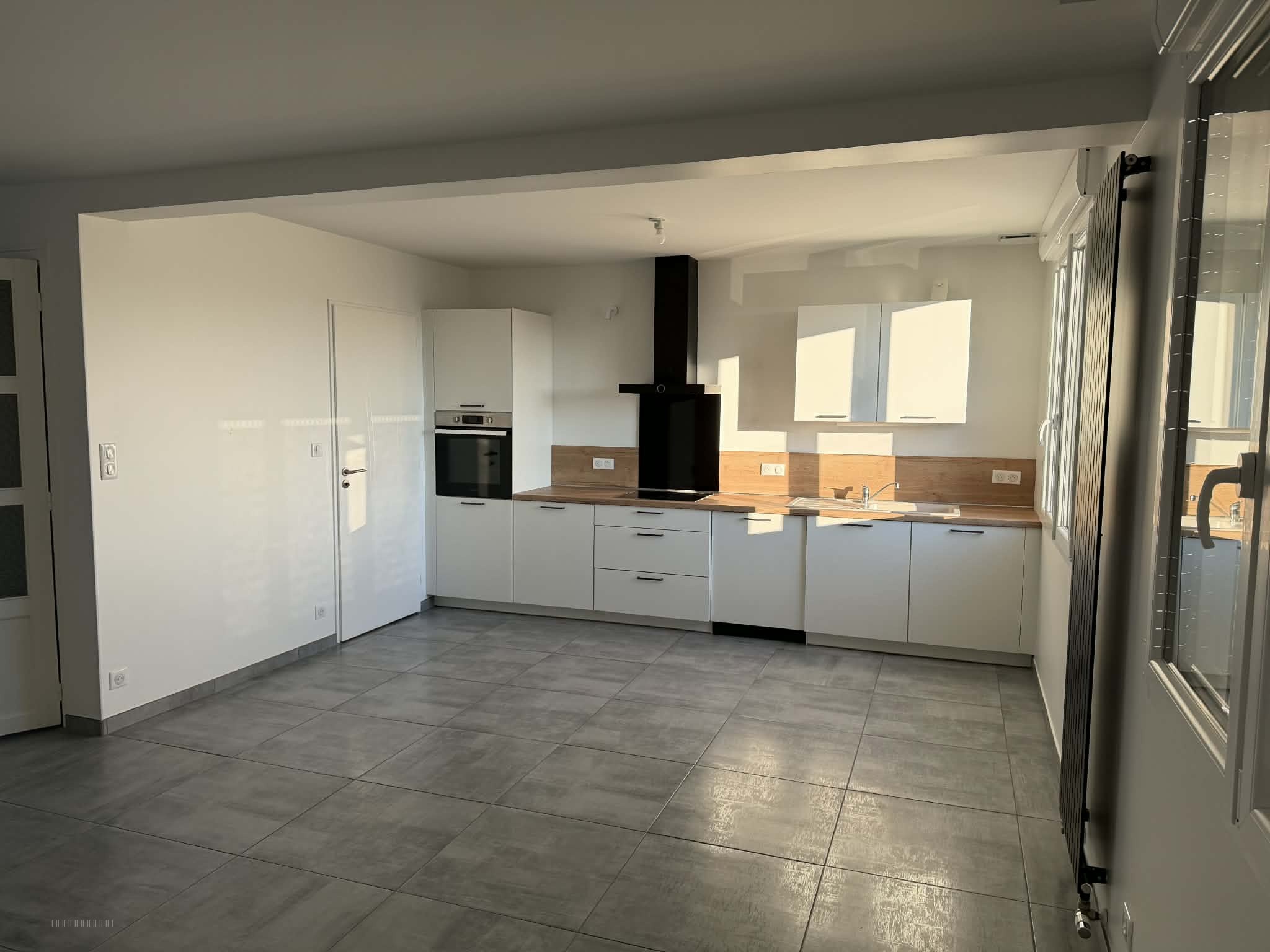 MAISON F5 A LOUER COMPLETEMENT RENOVEE — photo 2