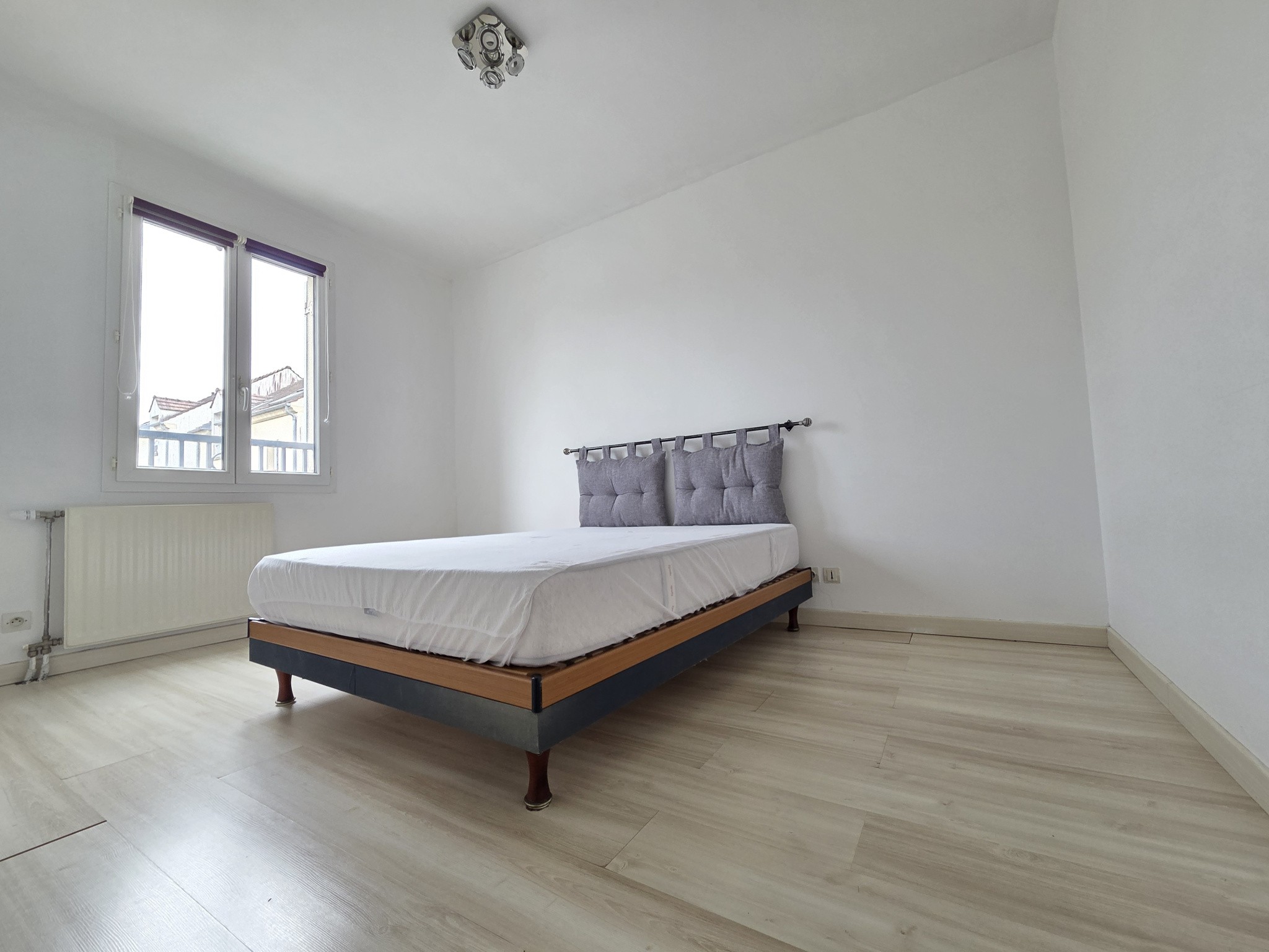 CHARMANT APPARTEMENT F2 A MARLY LA VILLE, PROCHE CENTRE. — photo 4