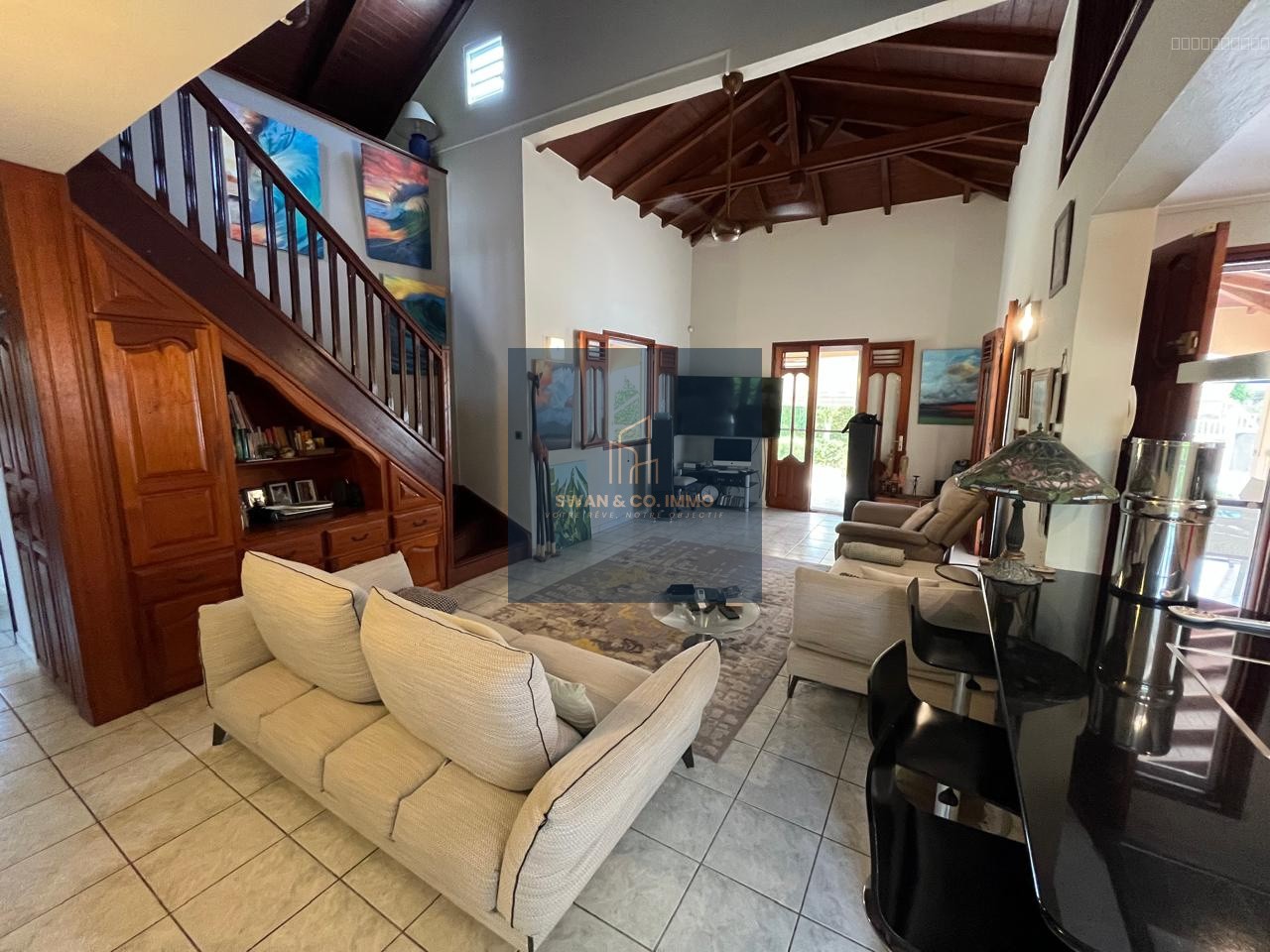 Villa avec piscine & spa   Carbet avec cuisine   Garage   Terrain de 1 218 m2   Quartier résidentiel calme — photo 9