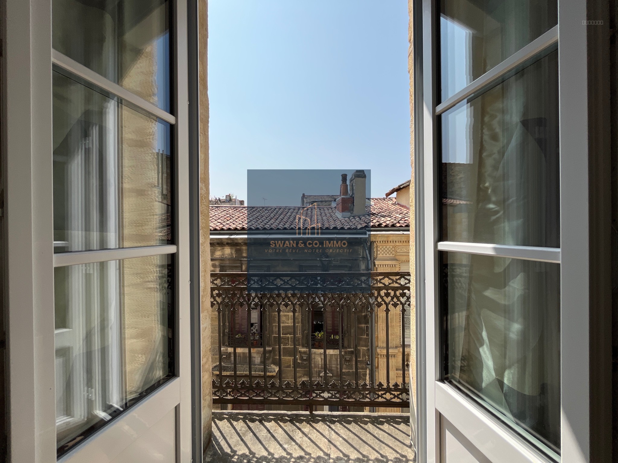 BORDEAUX CENTRE — ENTRE PEY BERLAND ET LA PLACE DE LA VICTOIRE APPARTEMENT DE CARACTÈRE — 39  M2 — photo 3