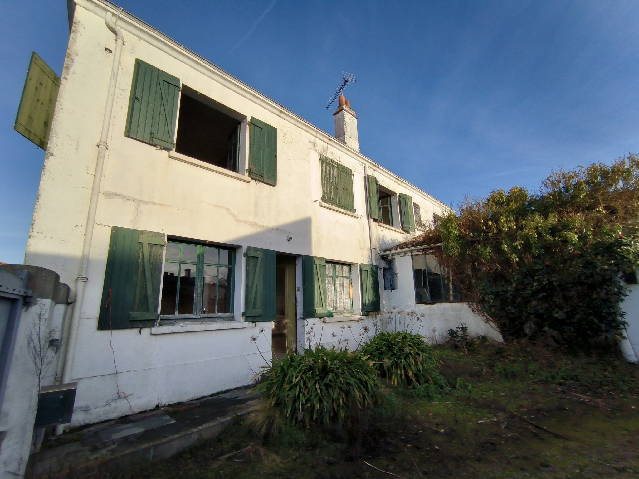 Exclusivité. Noirmoutier-en-l'Ile. Maison à rénover avec une ancienne forge. Beau potentiel. 398 200 € FAI — photo 4