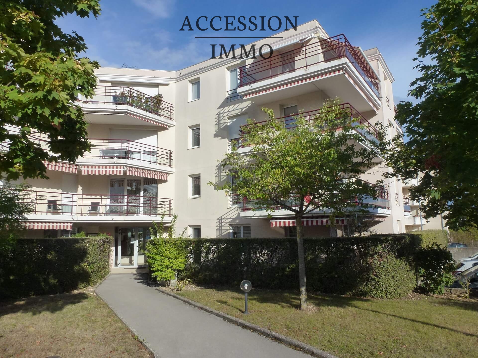 Grand T4 Dijon TOISON D'OR en * DERNIER ETAGE * Très bon état et lumineux — photo 1