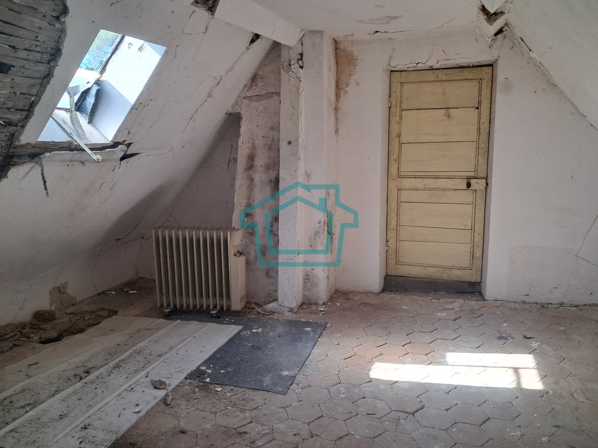 Maison en pierre à rénover entièrement - Boissy sans avoir — photo 10
