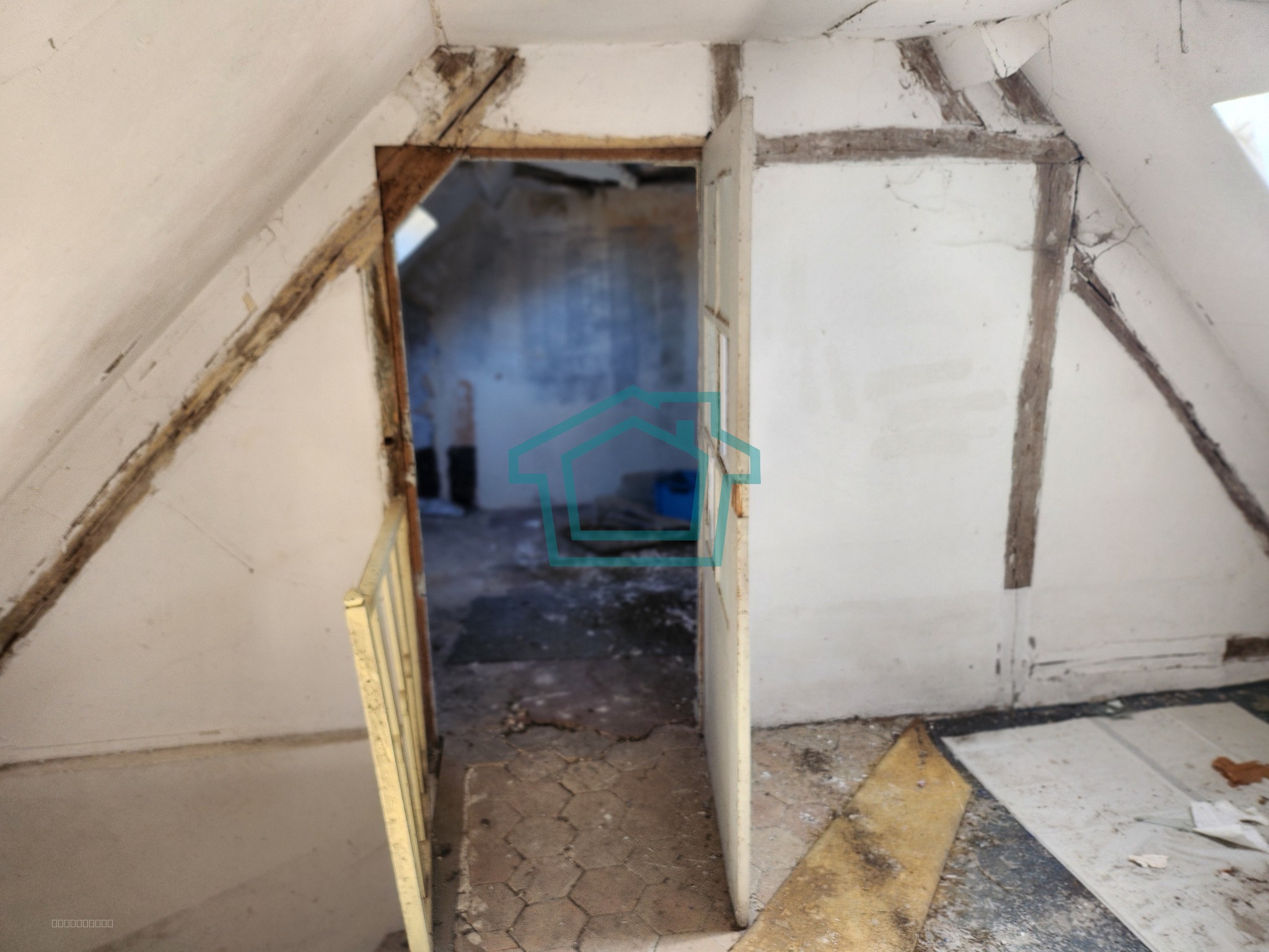 Maison en pierre à rénover entièrement - Boissy sans avoir — photo 8