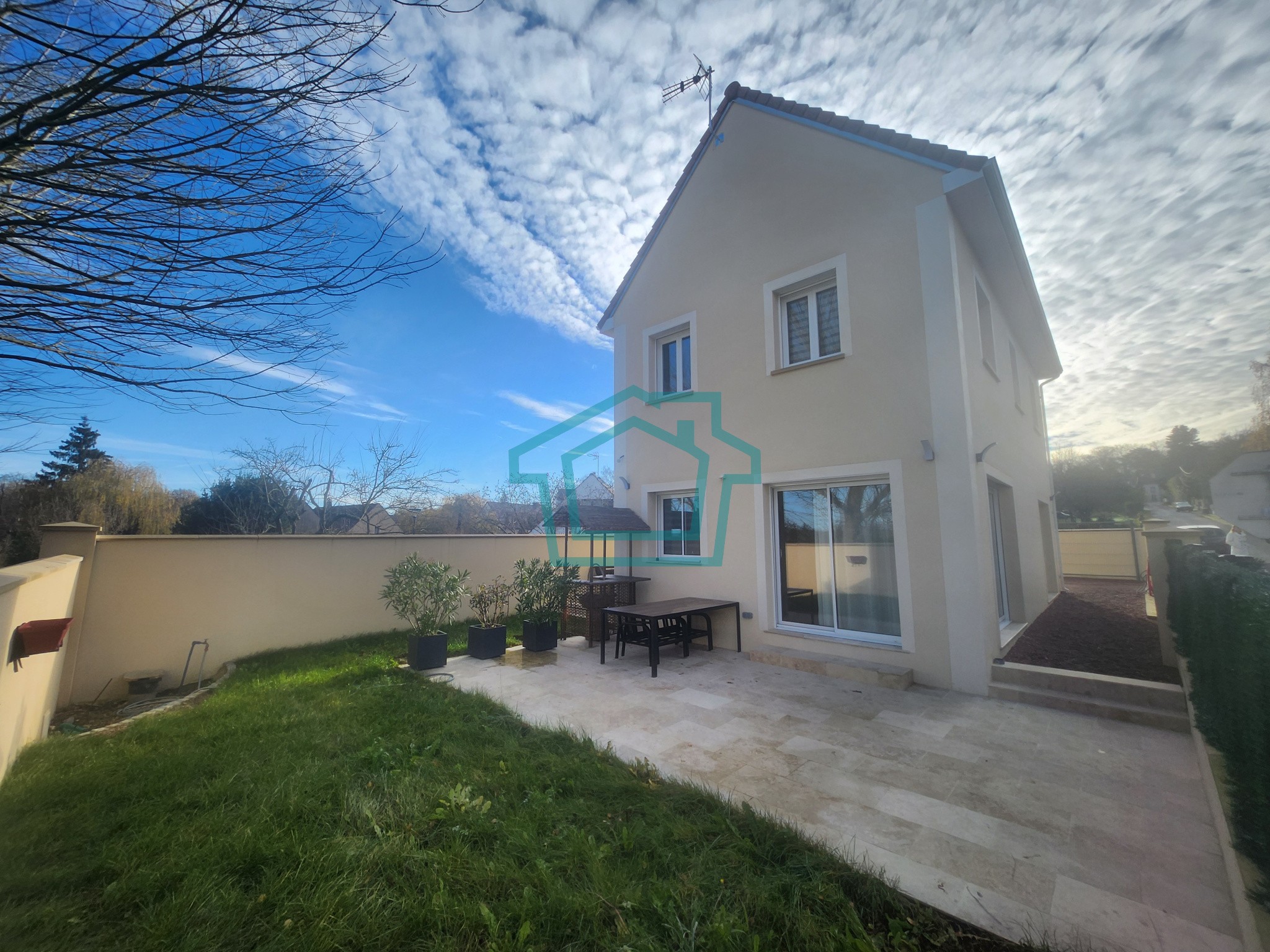Maison 100 m2, élevée sur 258 m2, Montfort l'amaury proche — photo 2