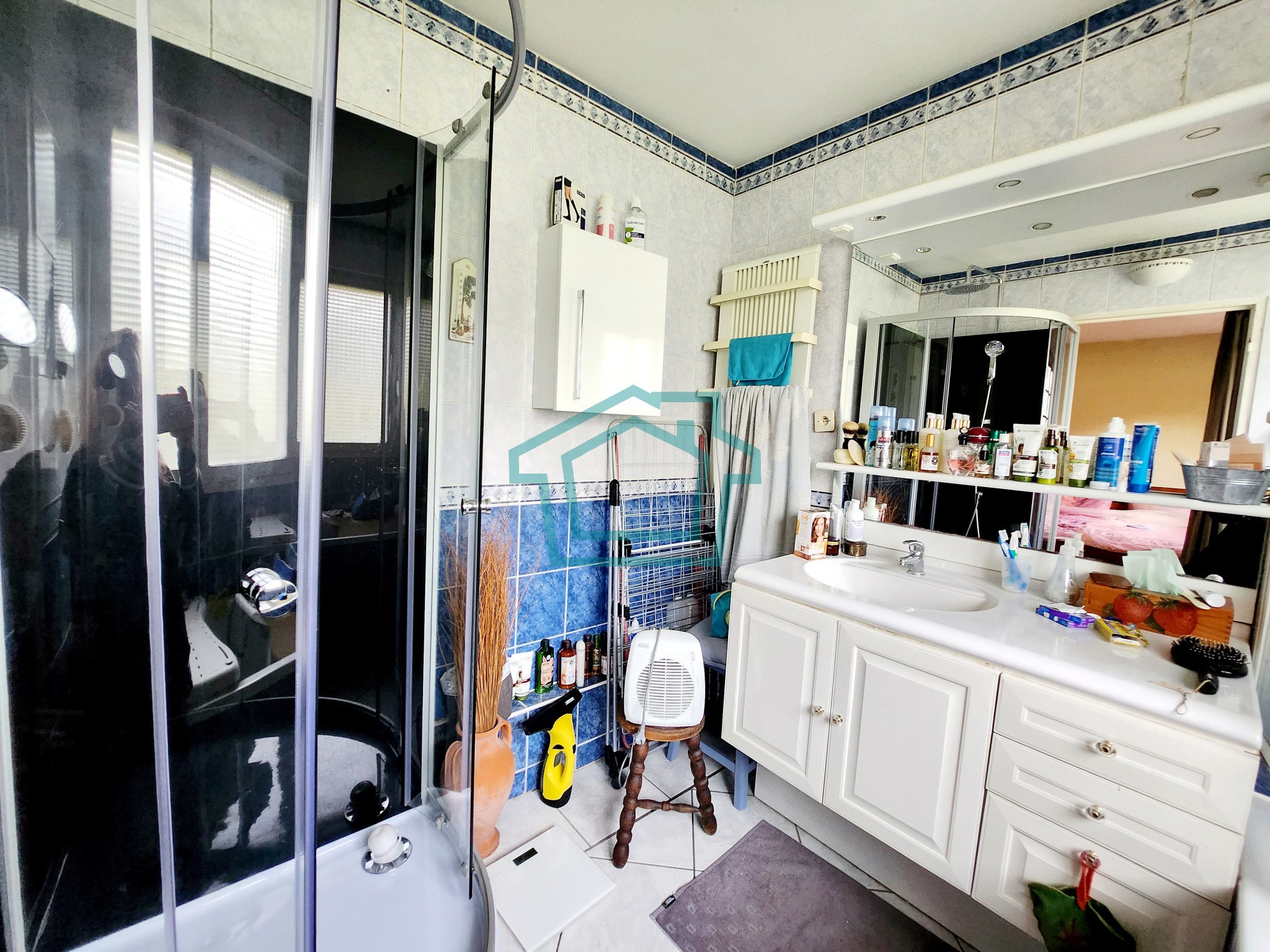 Maison de 170 m2 sur 4000 m2 de terrain - VILLETTE — photo 6