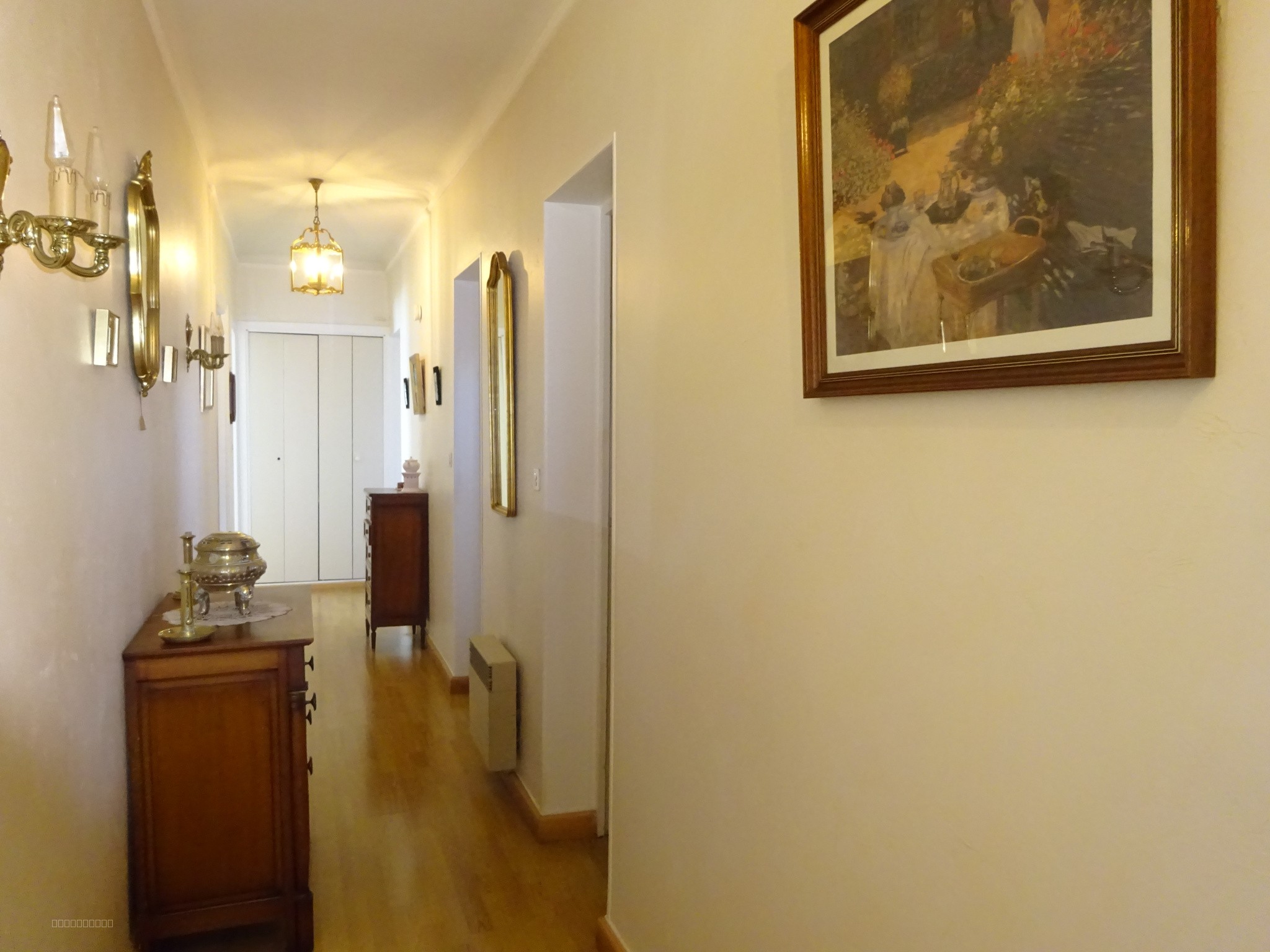 Centre ville , Grand appartement en vente avec terrasse à Alès — photo 4