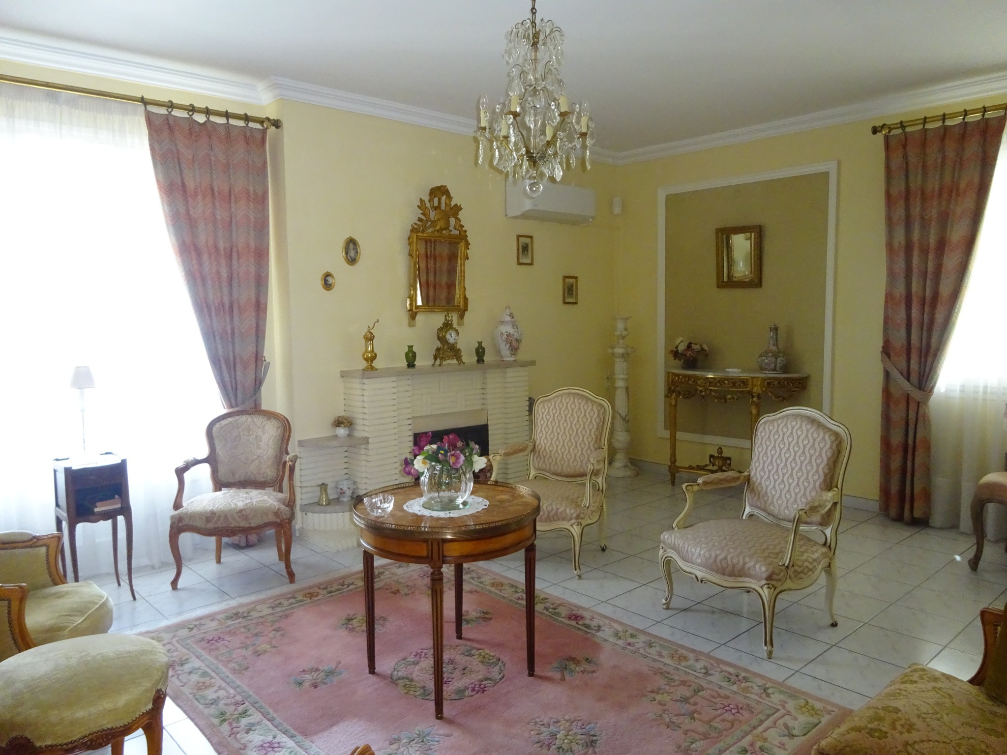 Centre ville , Grand appartement en vente avec terrasse à Alès — photo 2