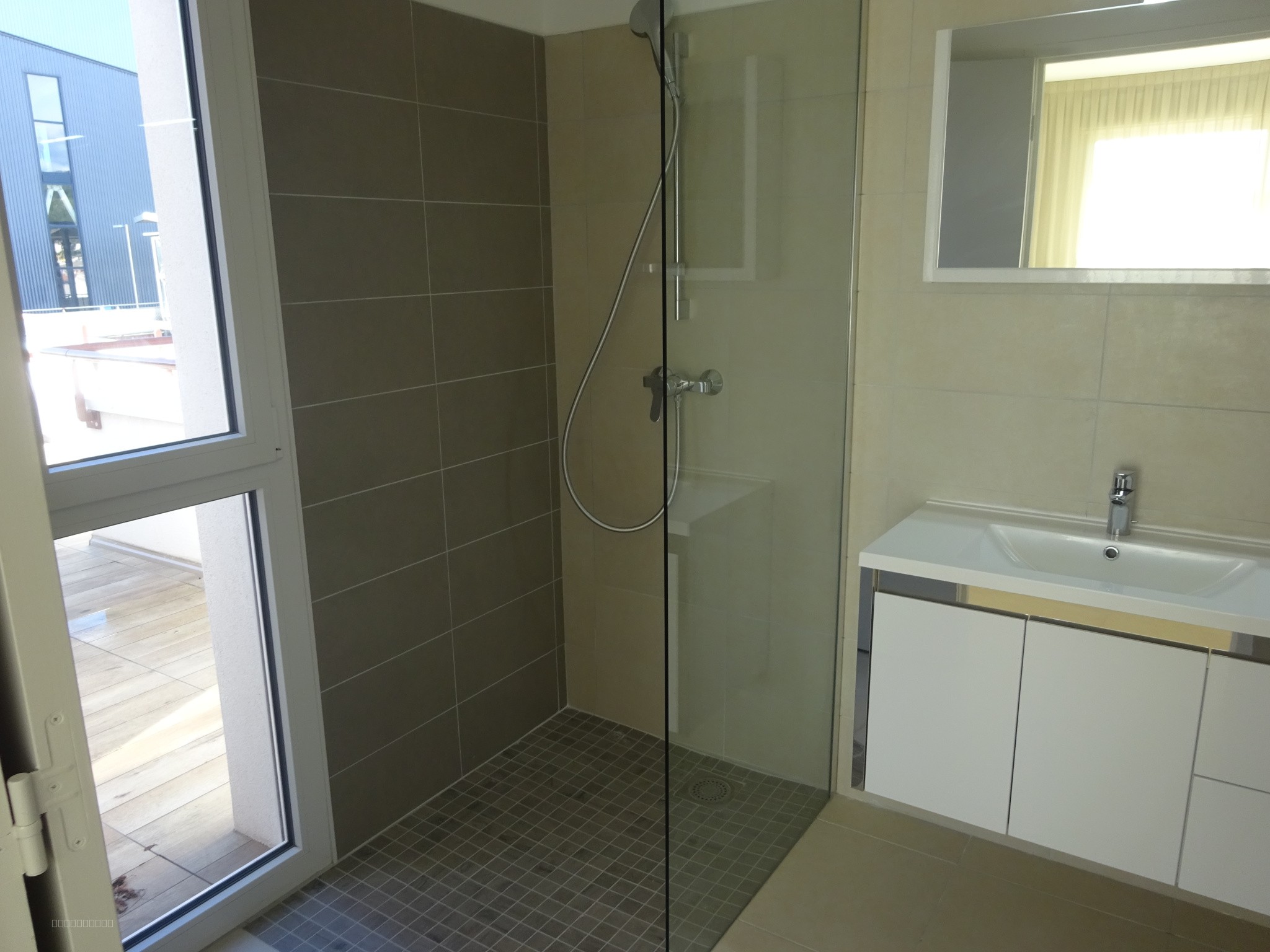 À vendre à Alès : appartement neuf avec terrasses — photo 16