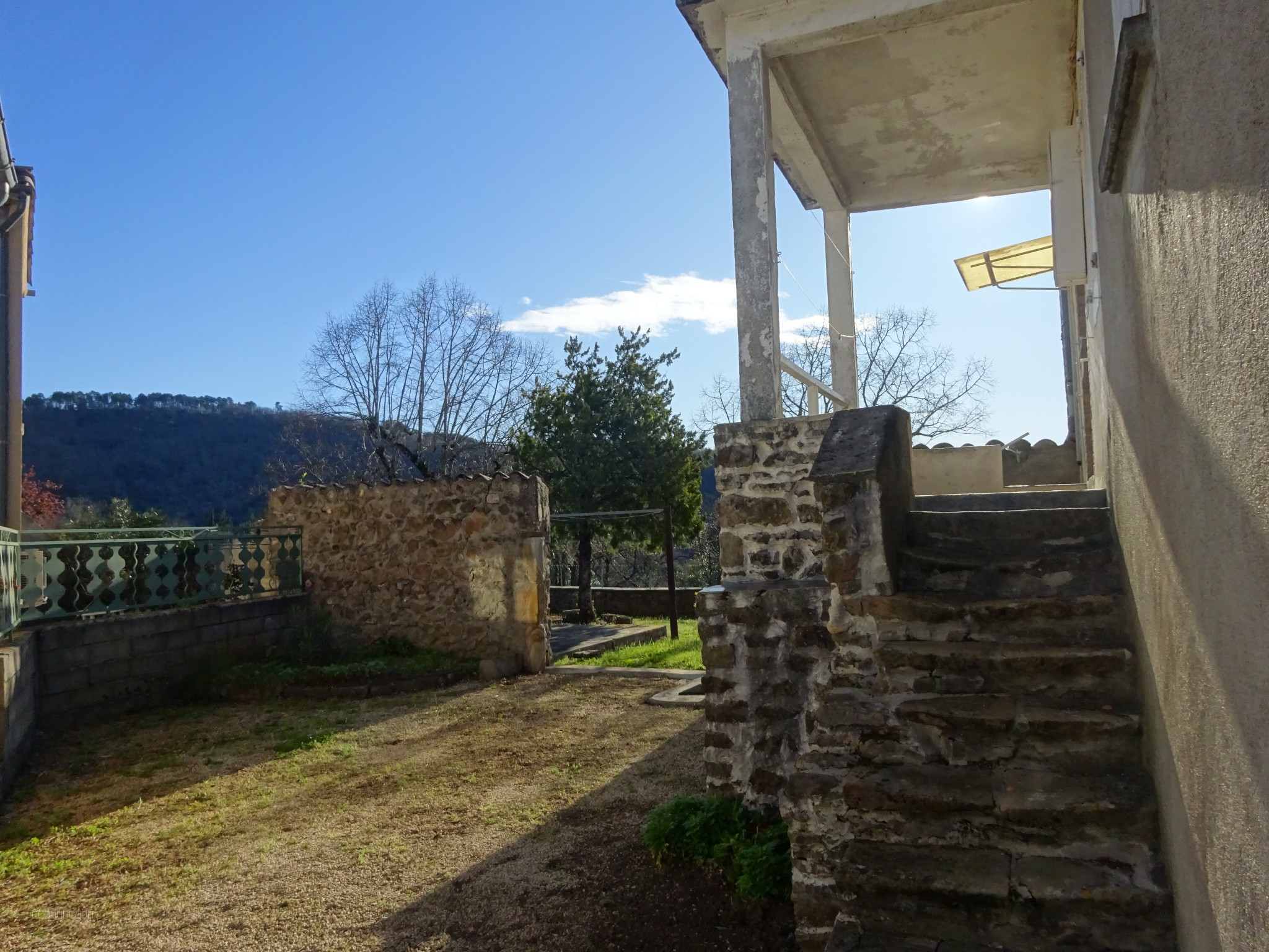 Saint Ambroix , dans hameau à 5mn en bord de cèze , très beau mas de village — photo 8