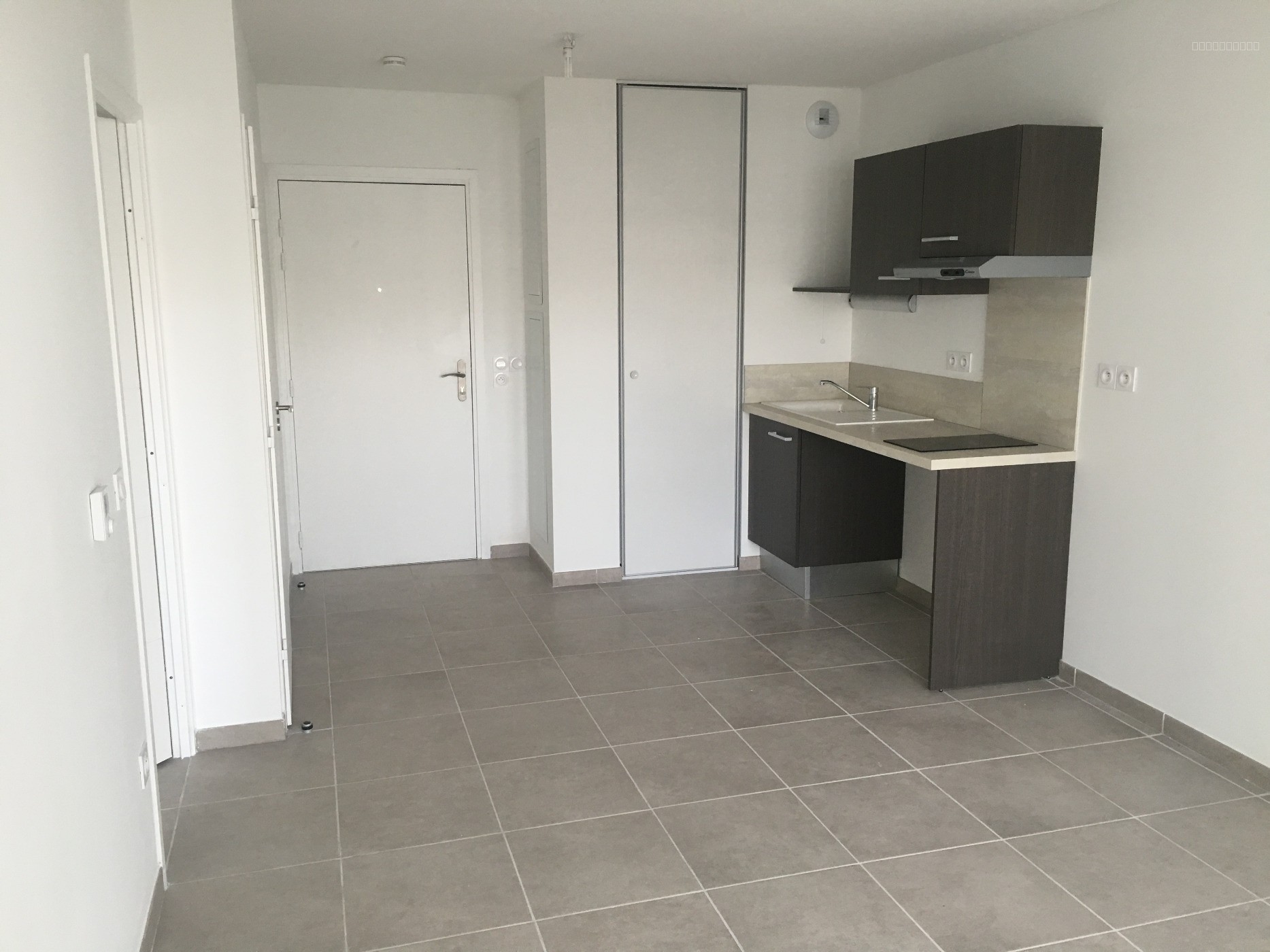 Avec locataire en place, appartement 2 pièces, Montpellier, Résidence Eden Square — photo 3