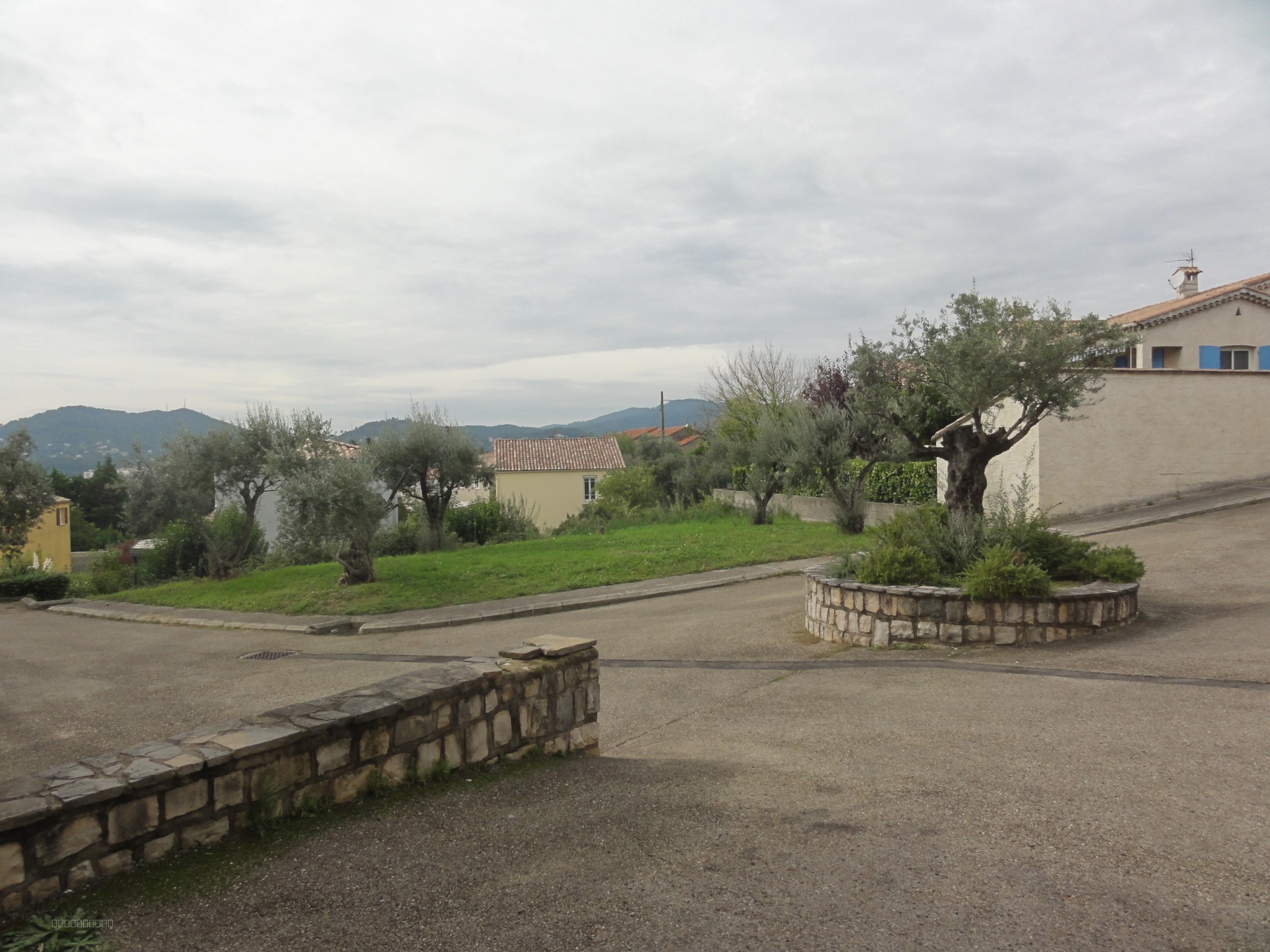 À Alès, appartement avec terrasse dernier étage 5 pièces à acheter — photo 16