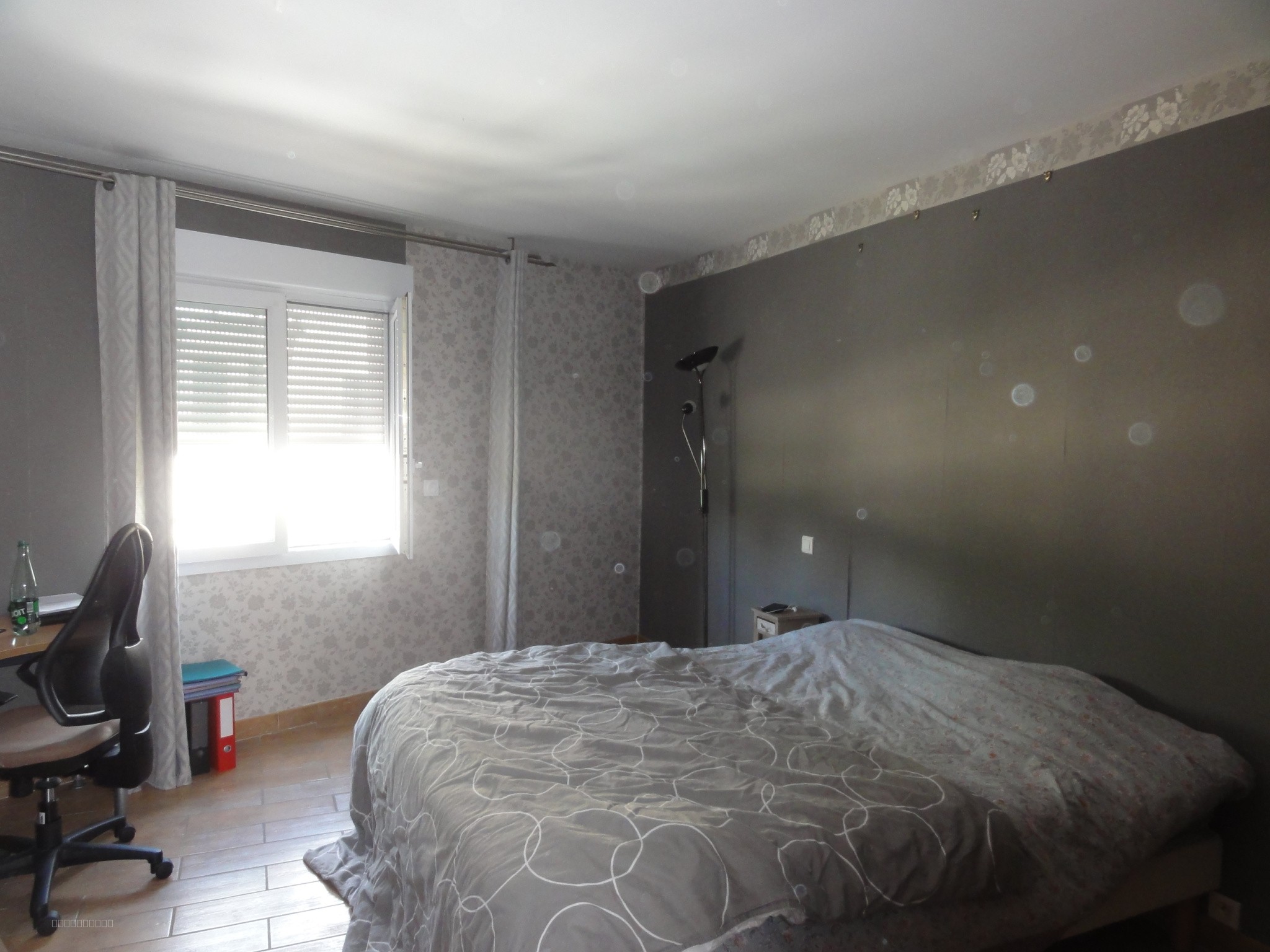 À Alès, appartement avec terrasse dernier étage 5 pièces à acheter — photo 12