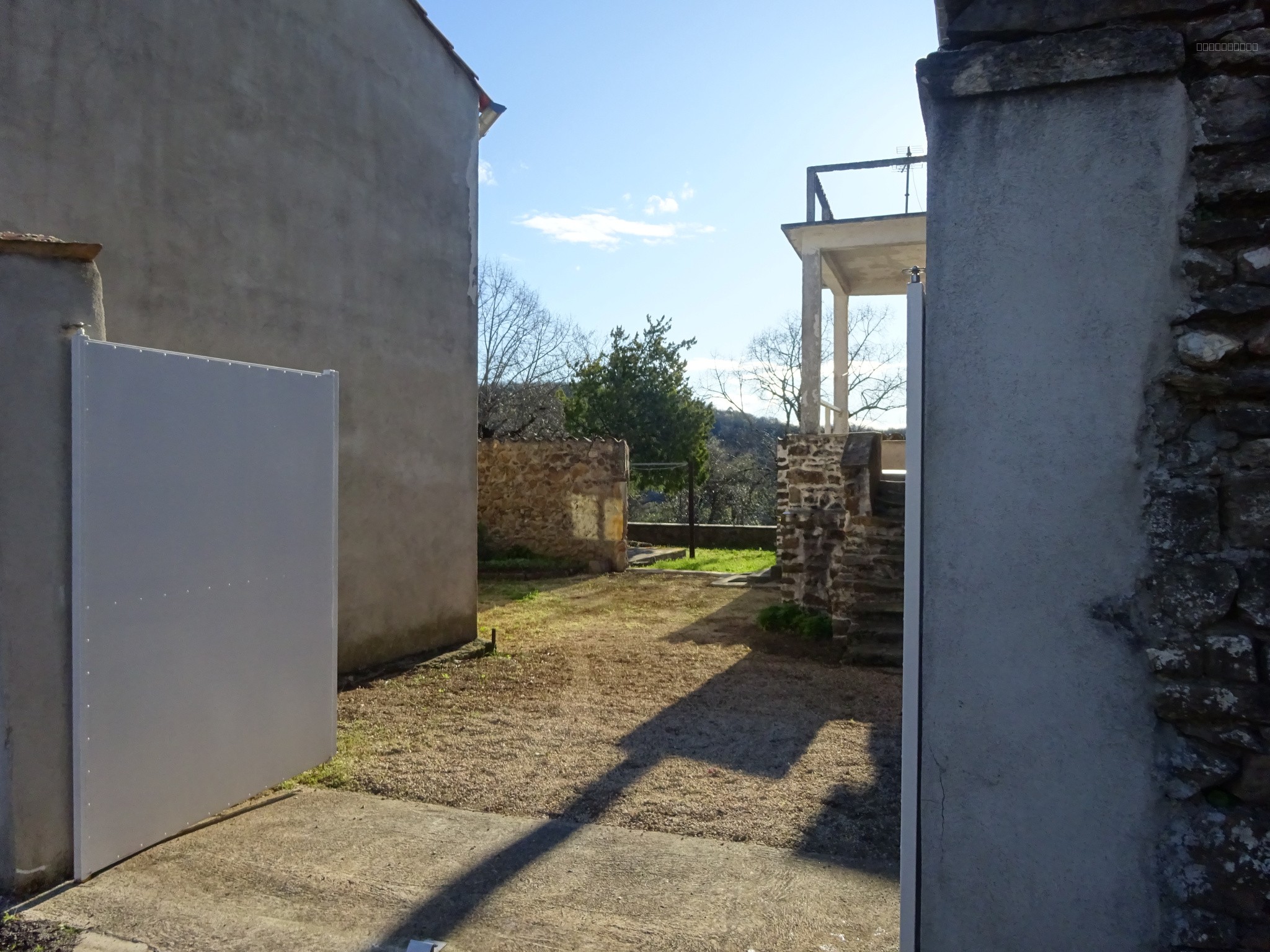 Saint Ambroix , dans hameau à 5mn en bord de cèze , très beau mas de village — photo 17